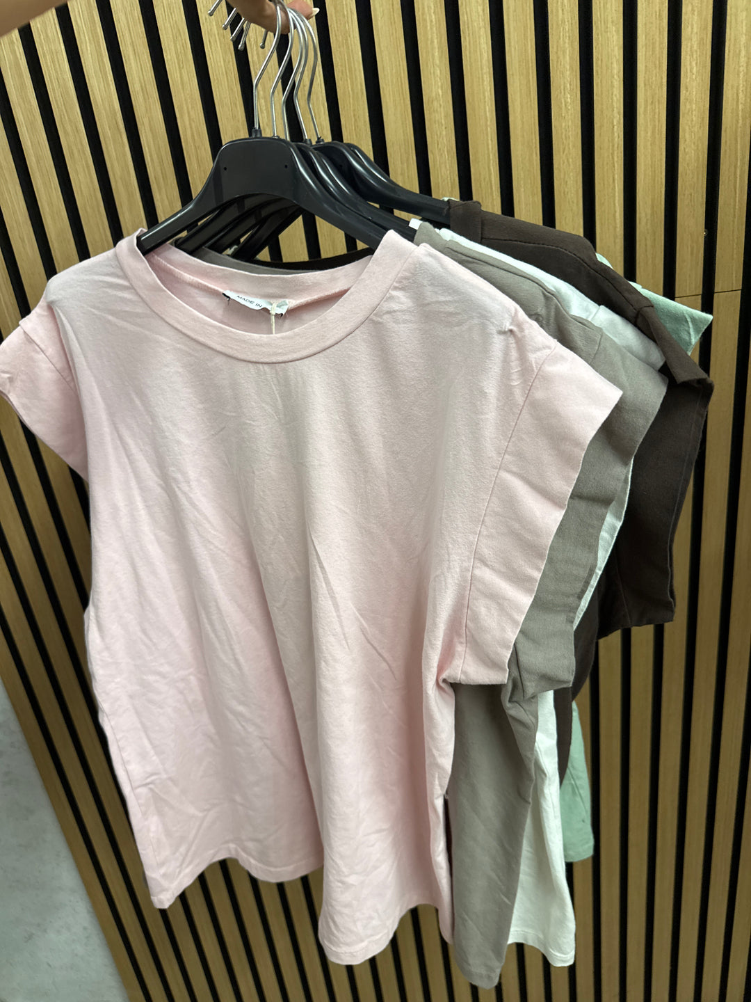 BASIC T-SHIRT EDIT - versch. Farben