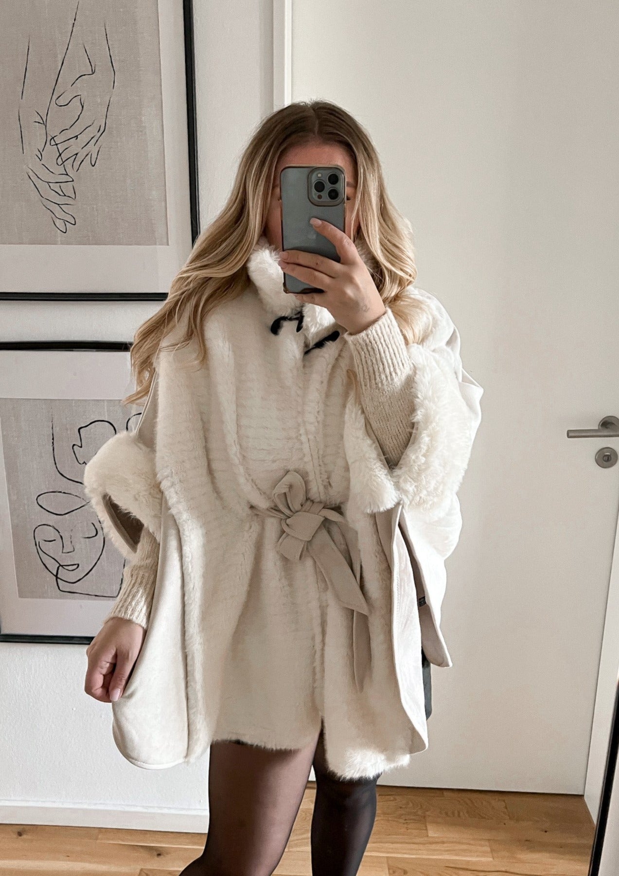 KUNSTFELL PONCHO JACKE- beige