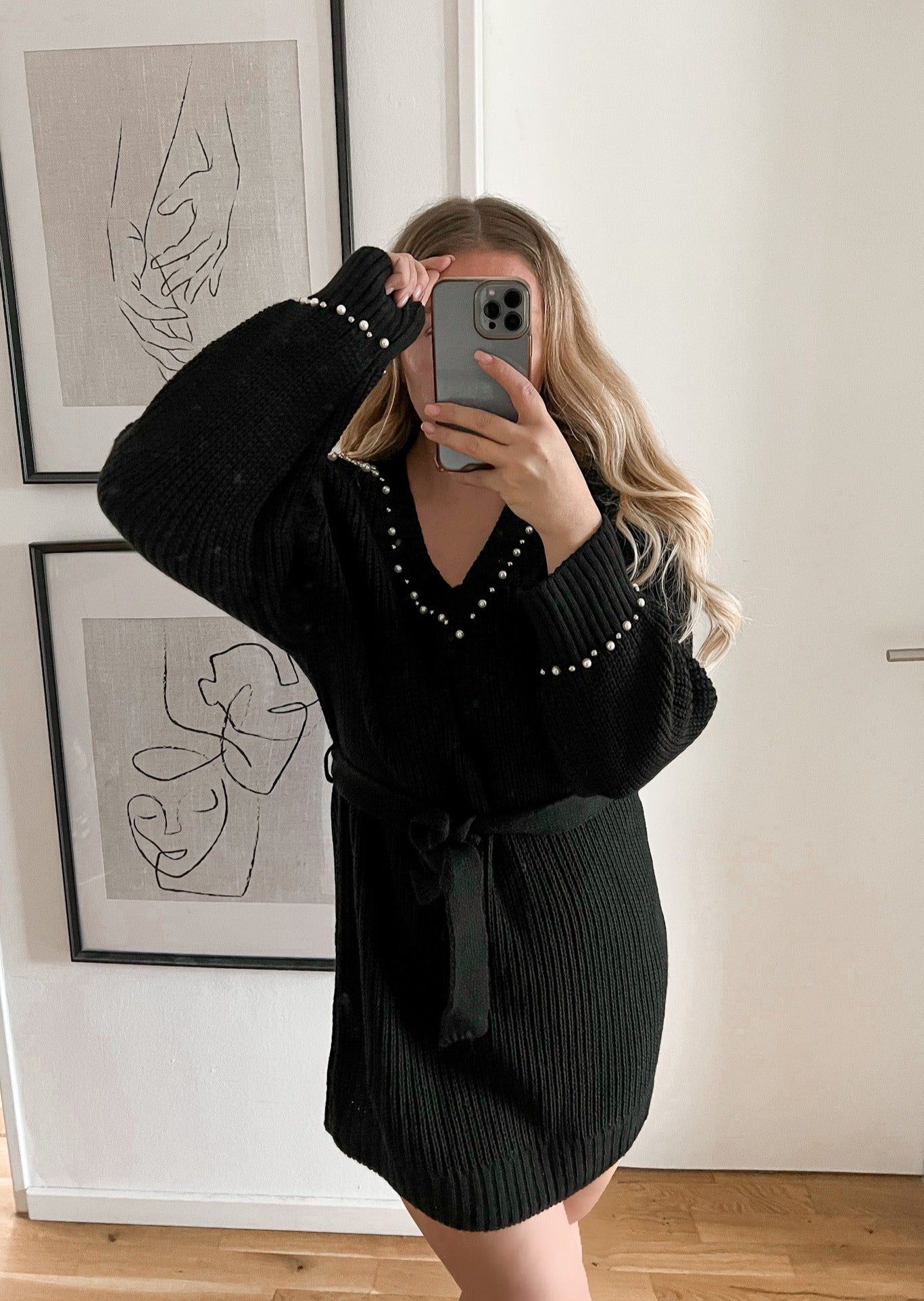 PERLEN LONGPULLOVER- schwarz