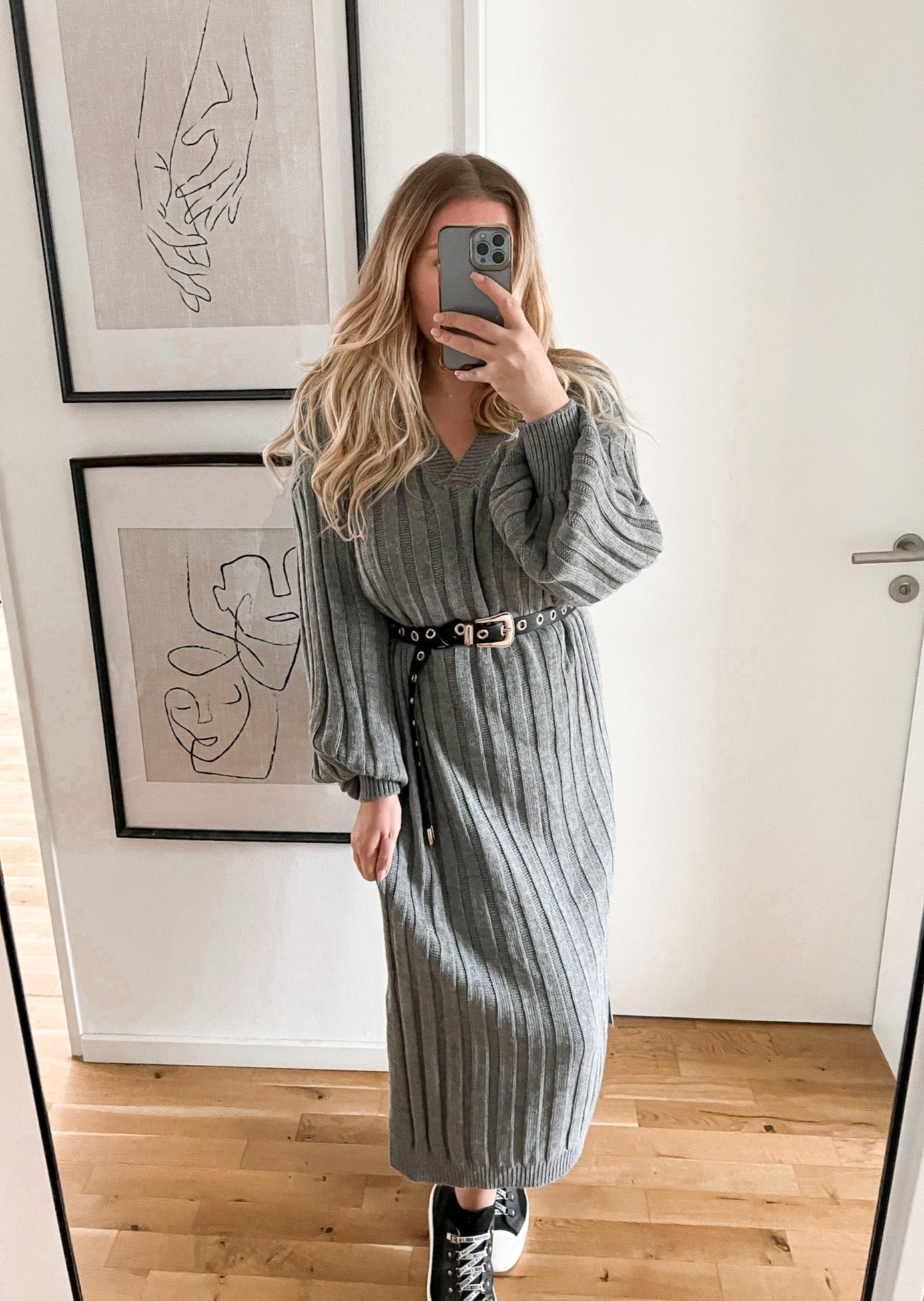 LANGES V STRICKKLEID- grau
