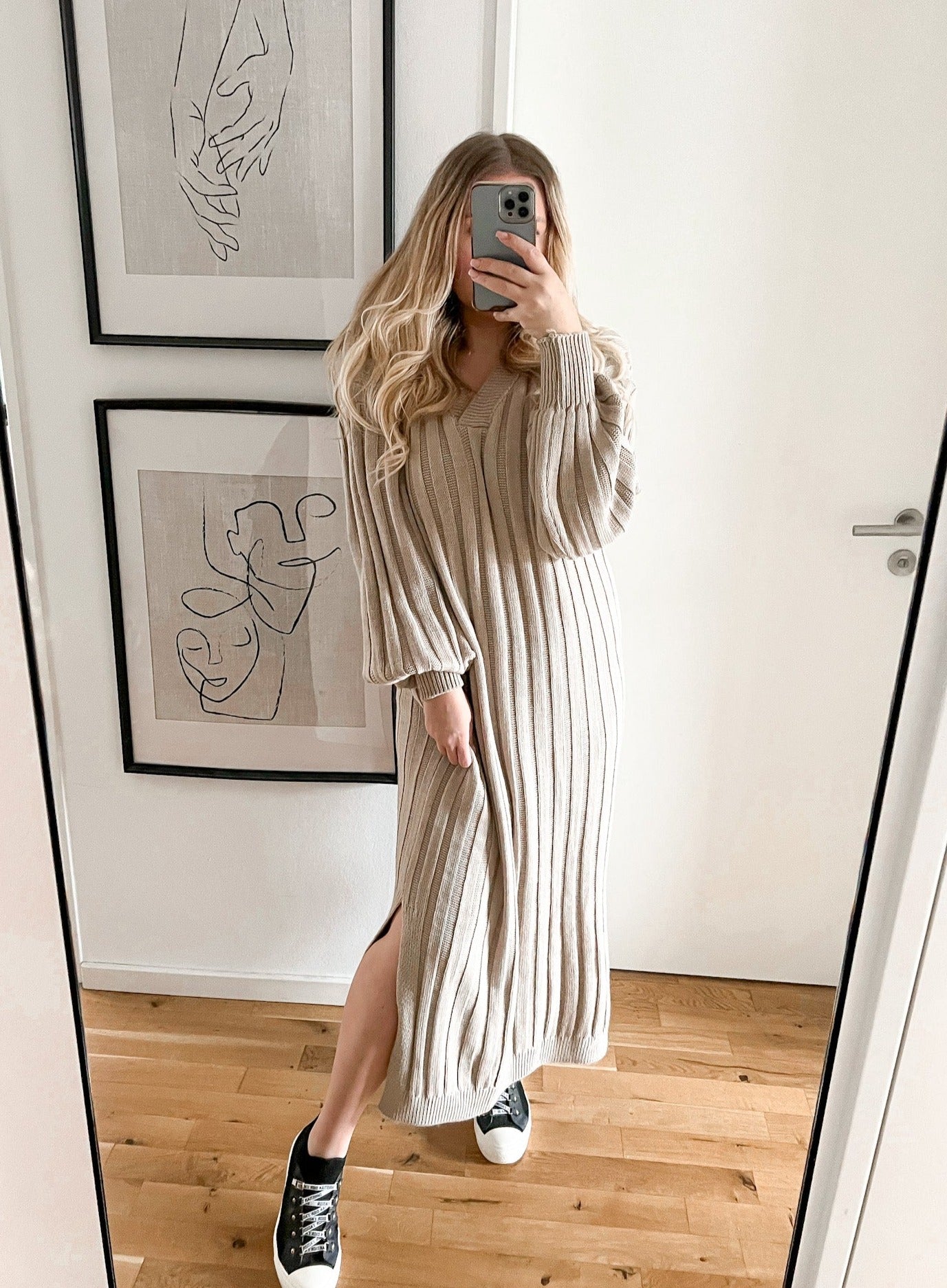 LANGES V STRICKKLEID- taupe