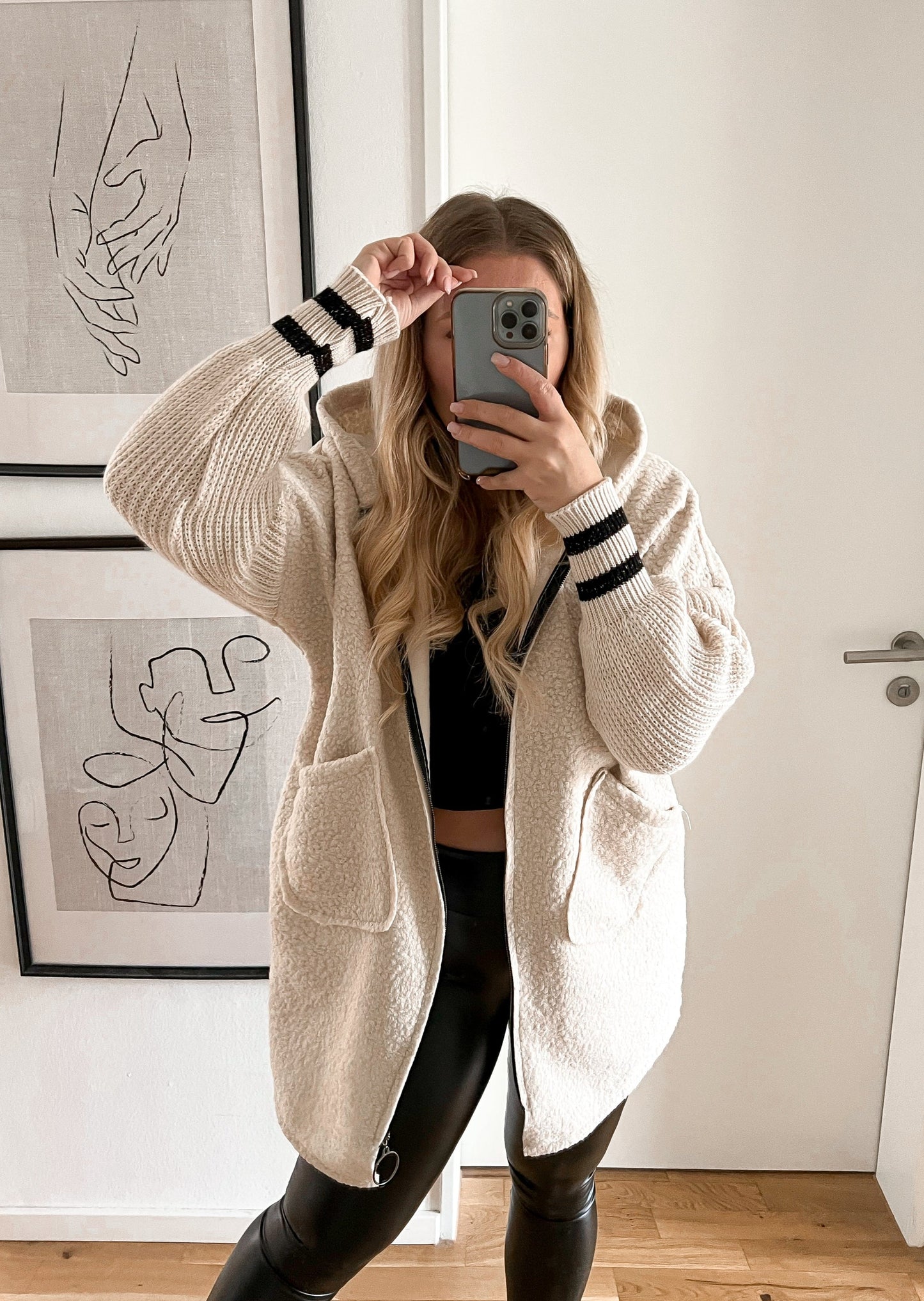 LIGHT STRICK TEDDYJACKE- beige