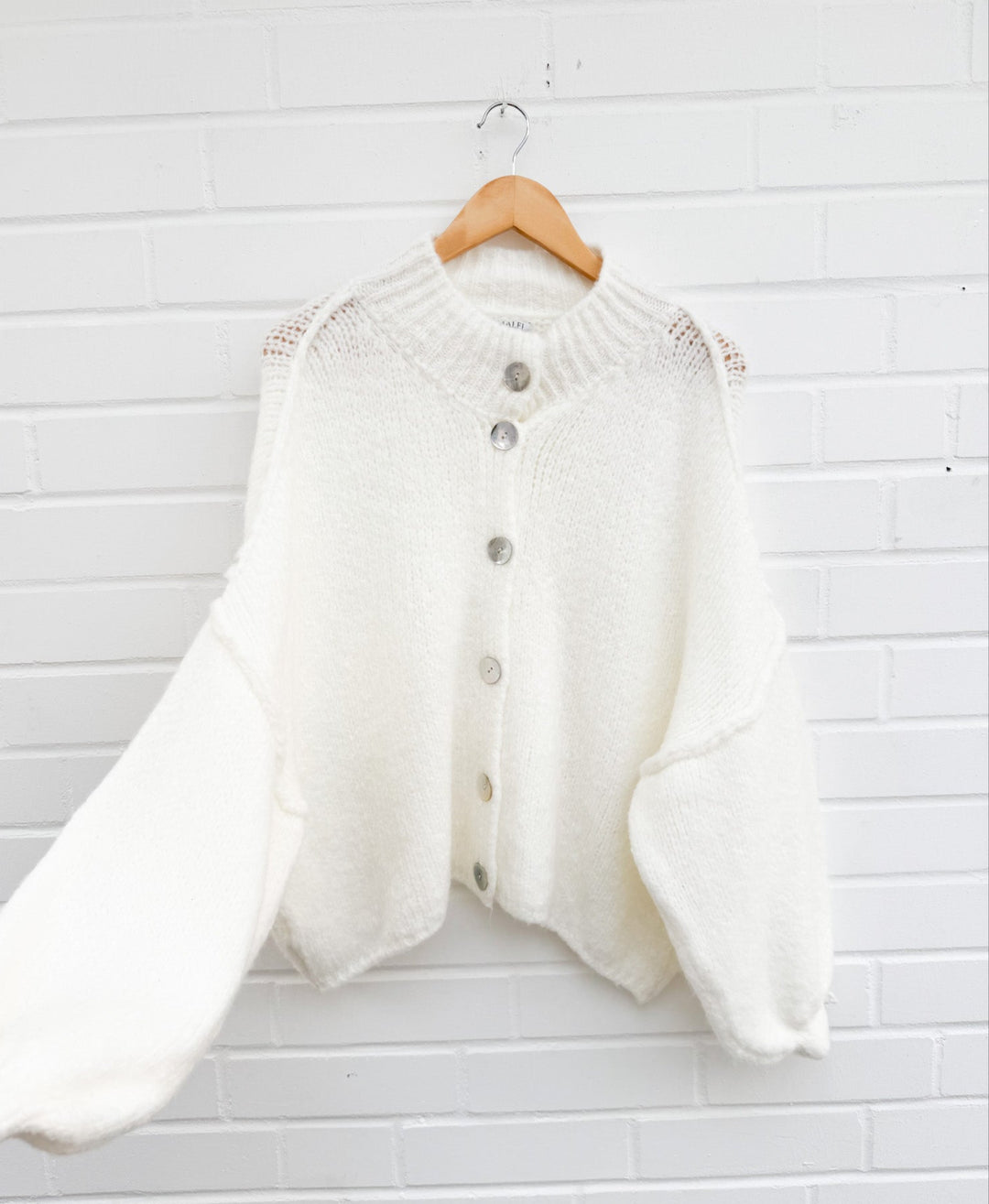 OVERSIZE STRICKJACKE MAIRA PEARLMUT - creme