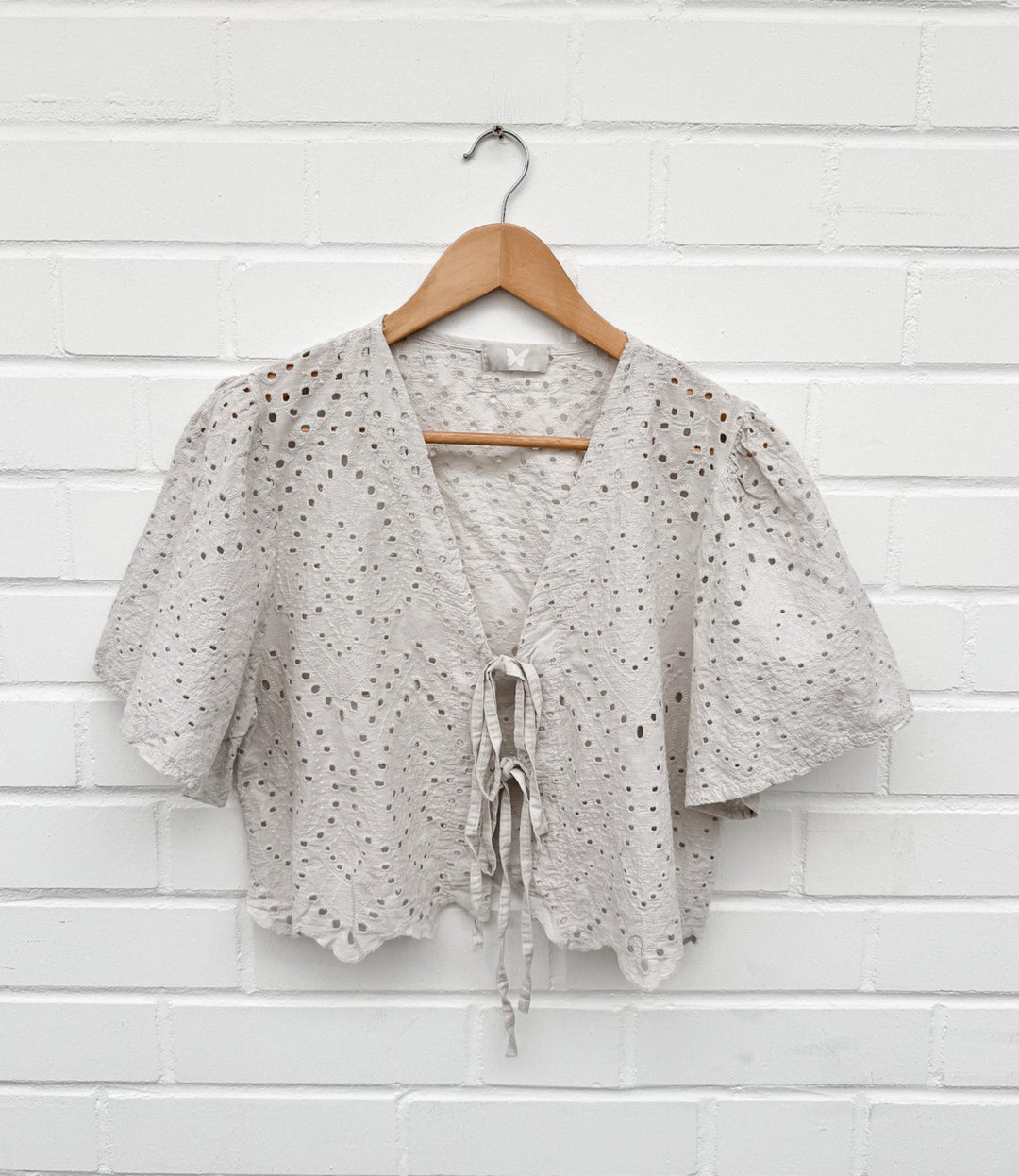 LOCHMUSTER BLUSE MIT SCHLEIFE - beige