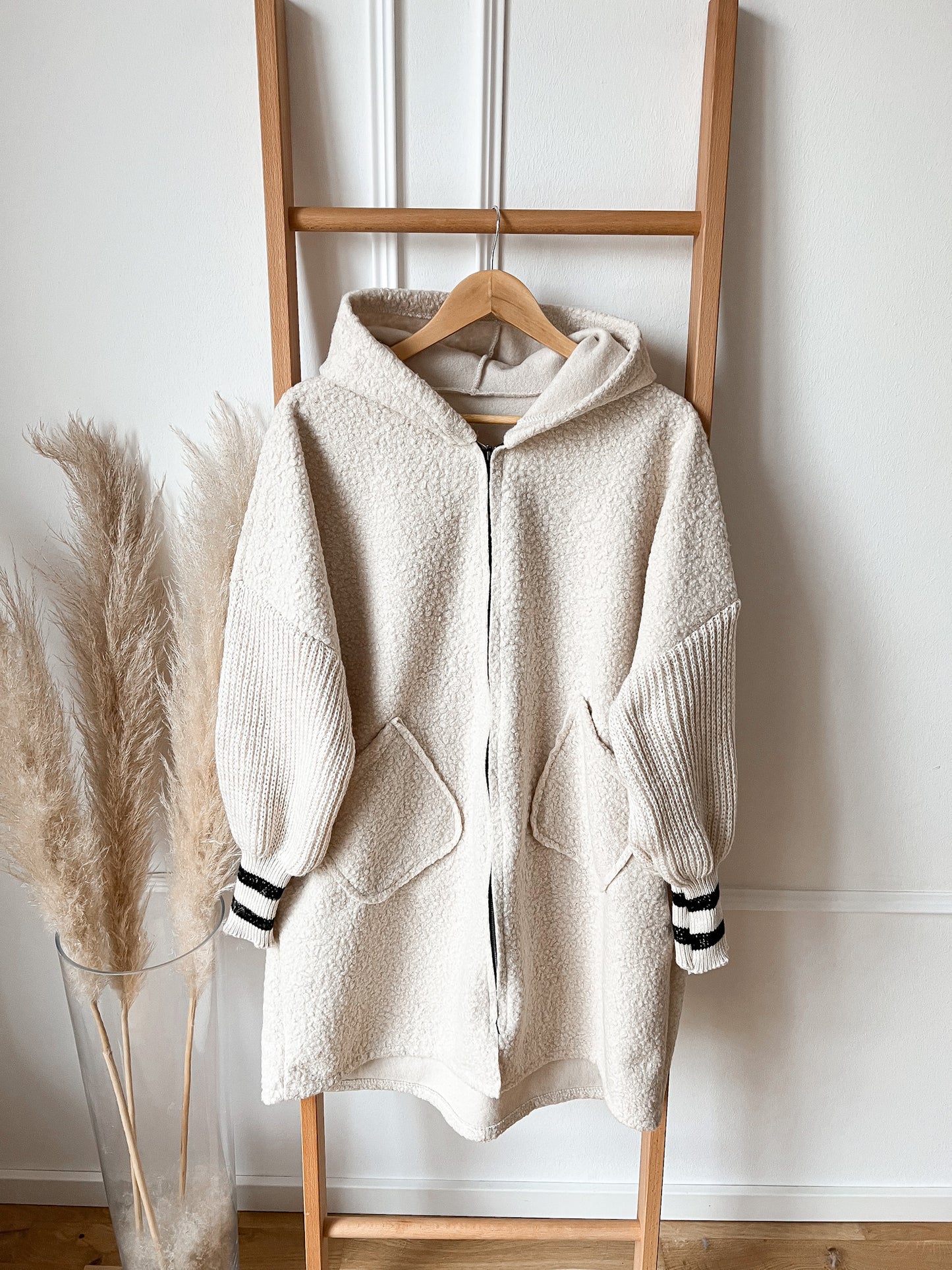 LIGHT STRICK TEDDYJACKE- beige