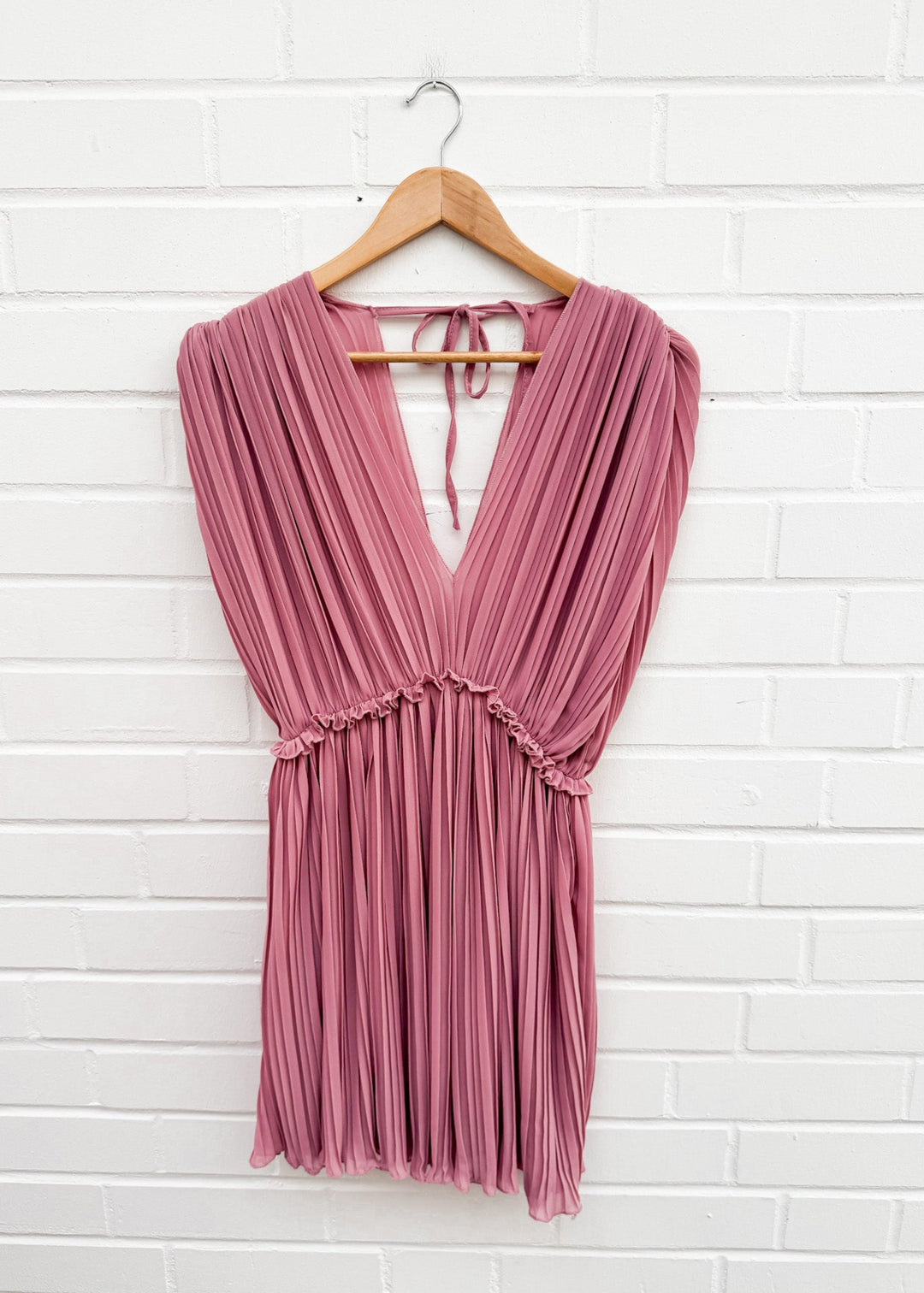 PLISSEE SOMMERKLEID - himbeere