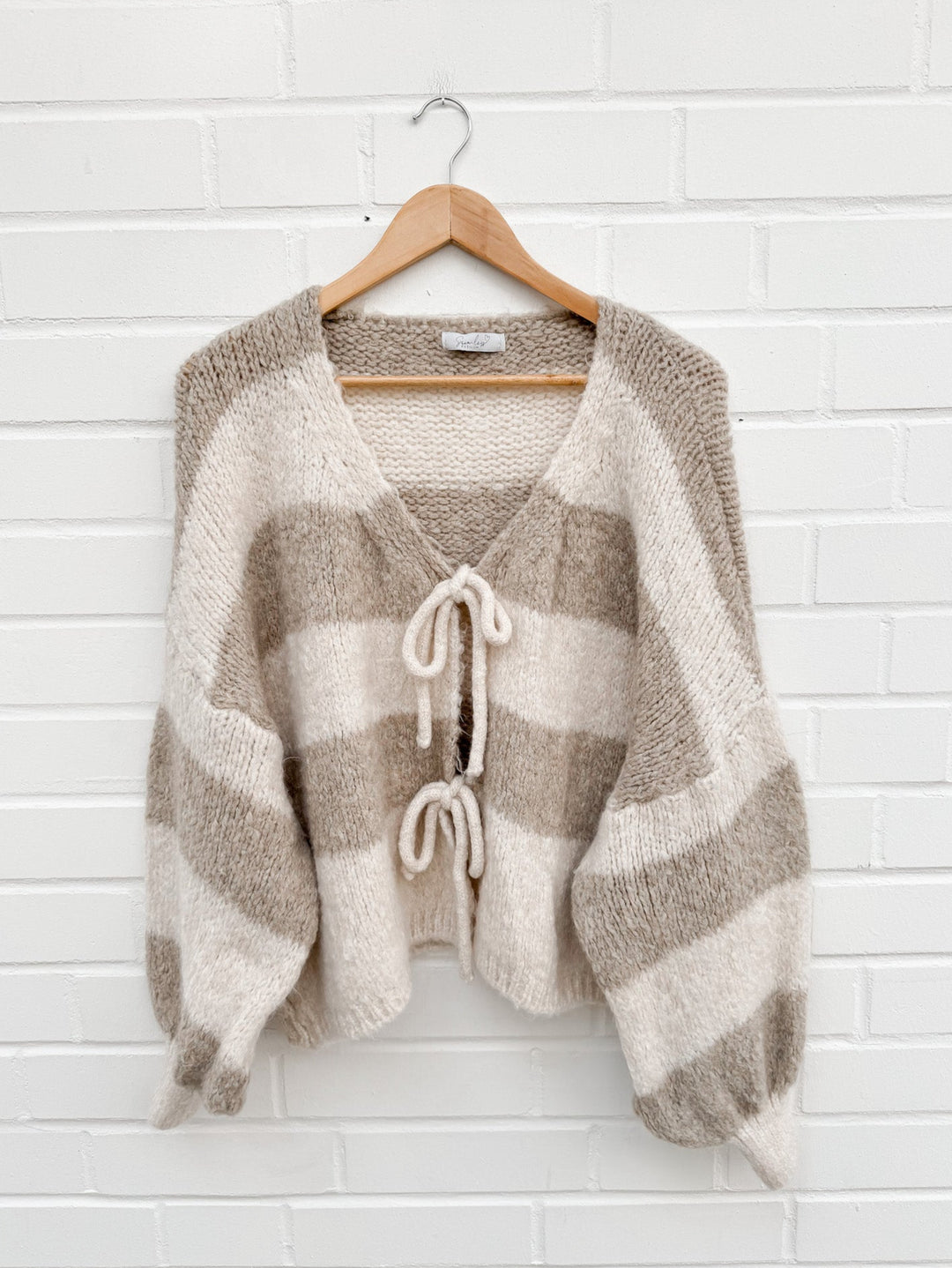 GESTREIFTE SCHLEIFEN STRICKJACKE - beige/taupe