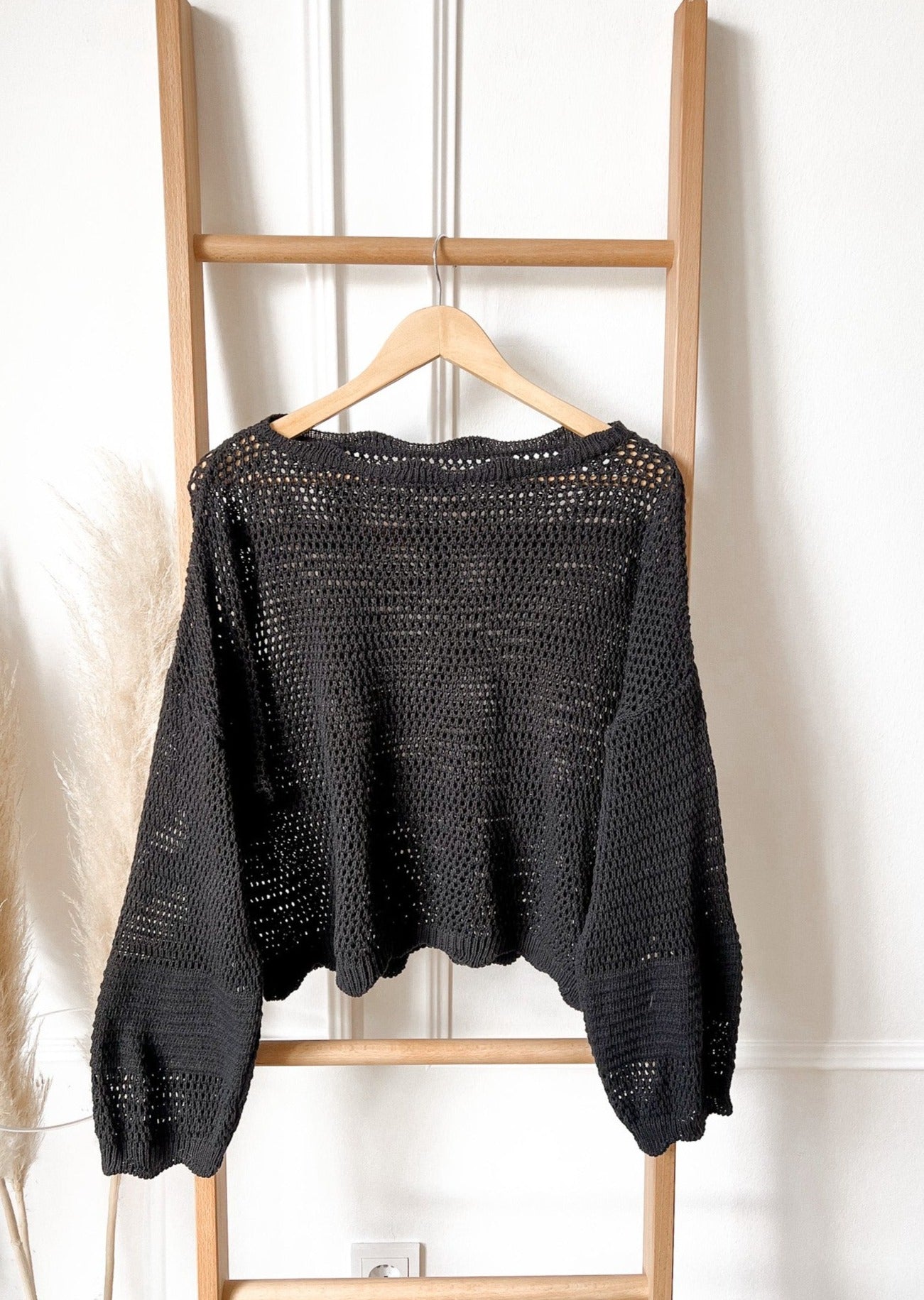 CROCHET PULLOVER- NUR NOCH SCHWARZ & BEIGE