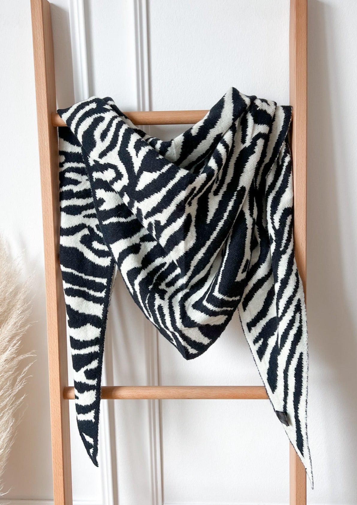 ZEBRA DREIECK SCHAL- schwarz