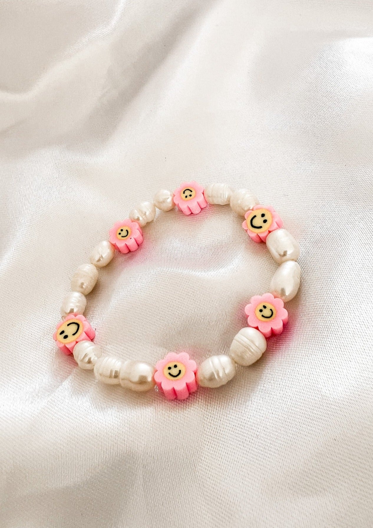 PINK SMILE PEARL ARMBAND