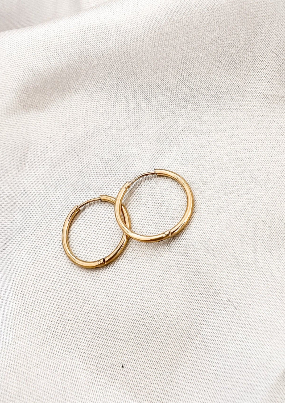 MINI ROUND OHRRINGE- 14k vergoldet