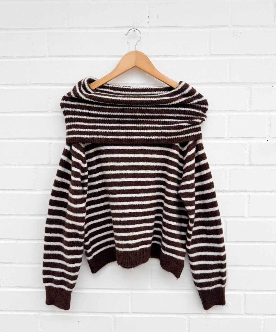 STREIFEN OFF SHOULDER PULLOVER - braun