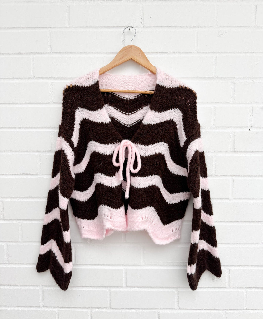WAVE SCHLEIFEN STRICKJACKE - braun rosa