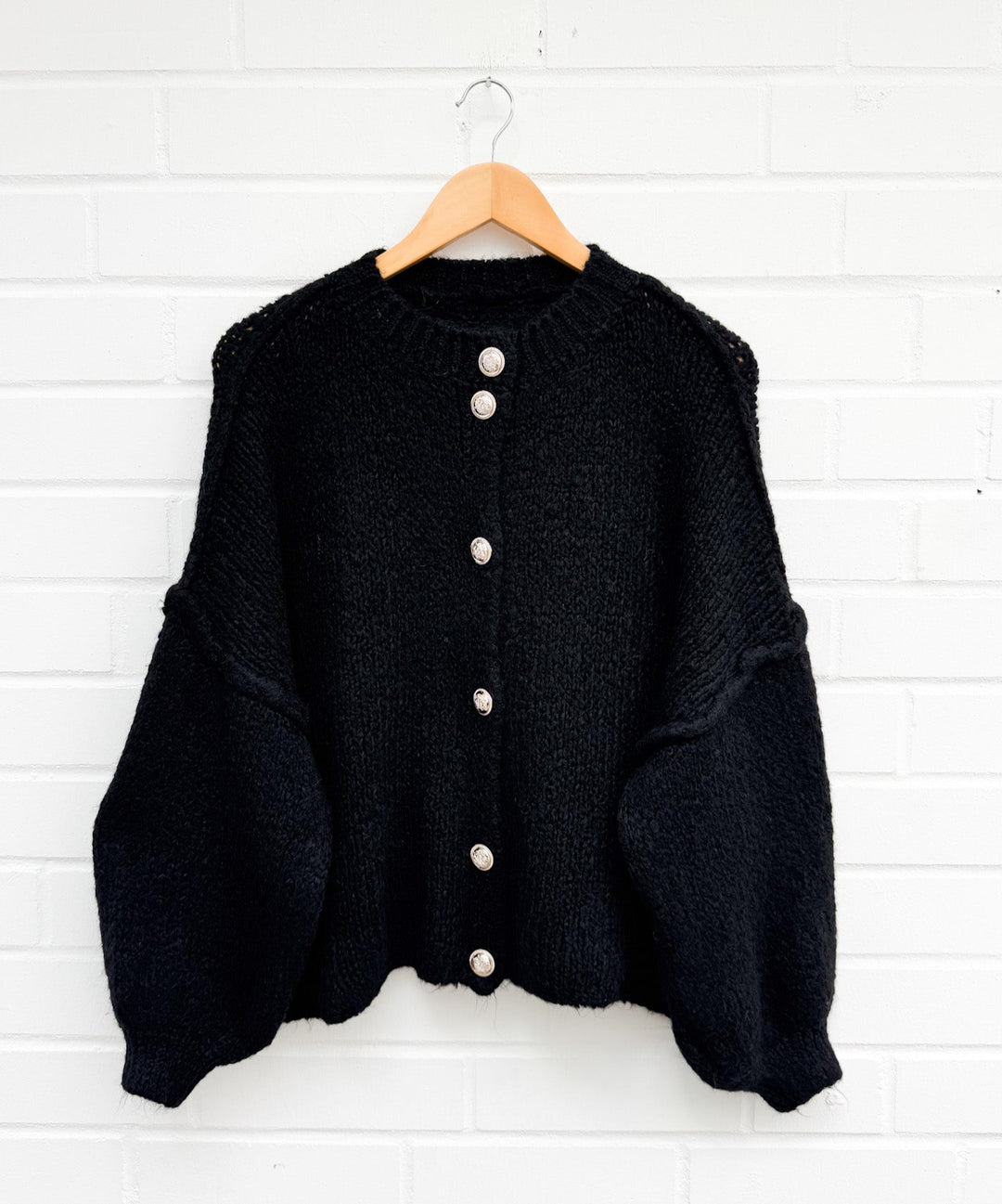 KURZE STRICKJACKE MAIRA - schwarz