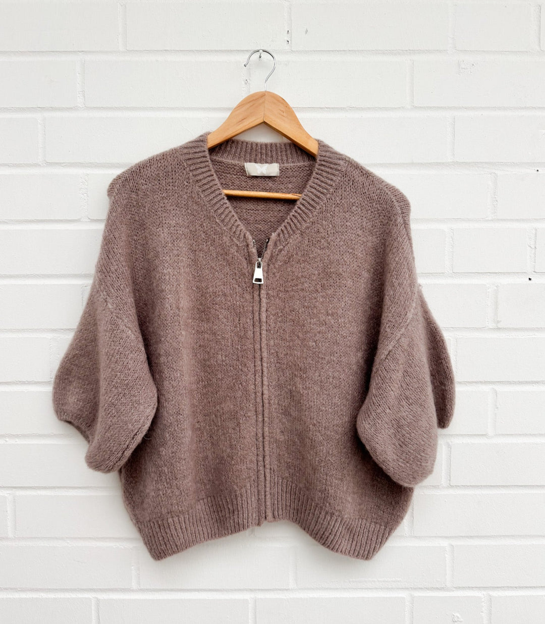 KURZARM STRICKJACKE mit Reißverschluss - braun