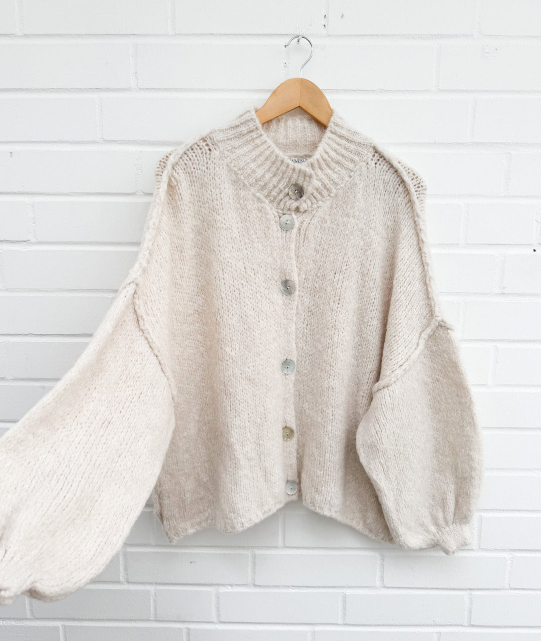 OVERSIZE STRICKJACKE MAIRA PEARLMUT - beige