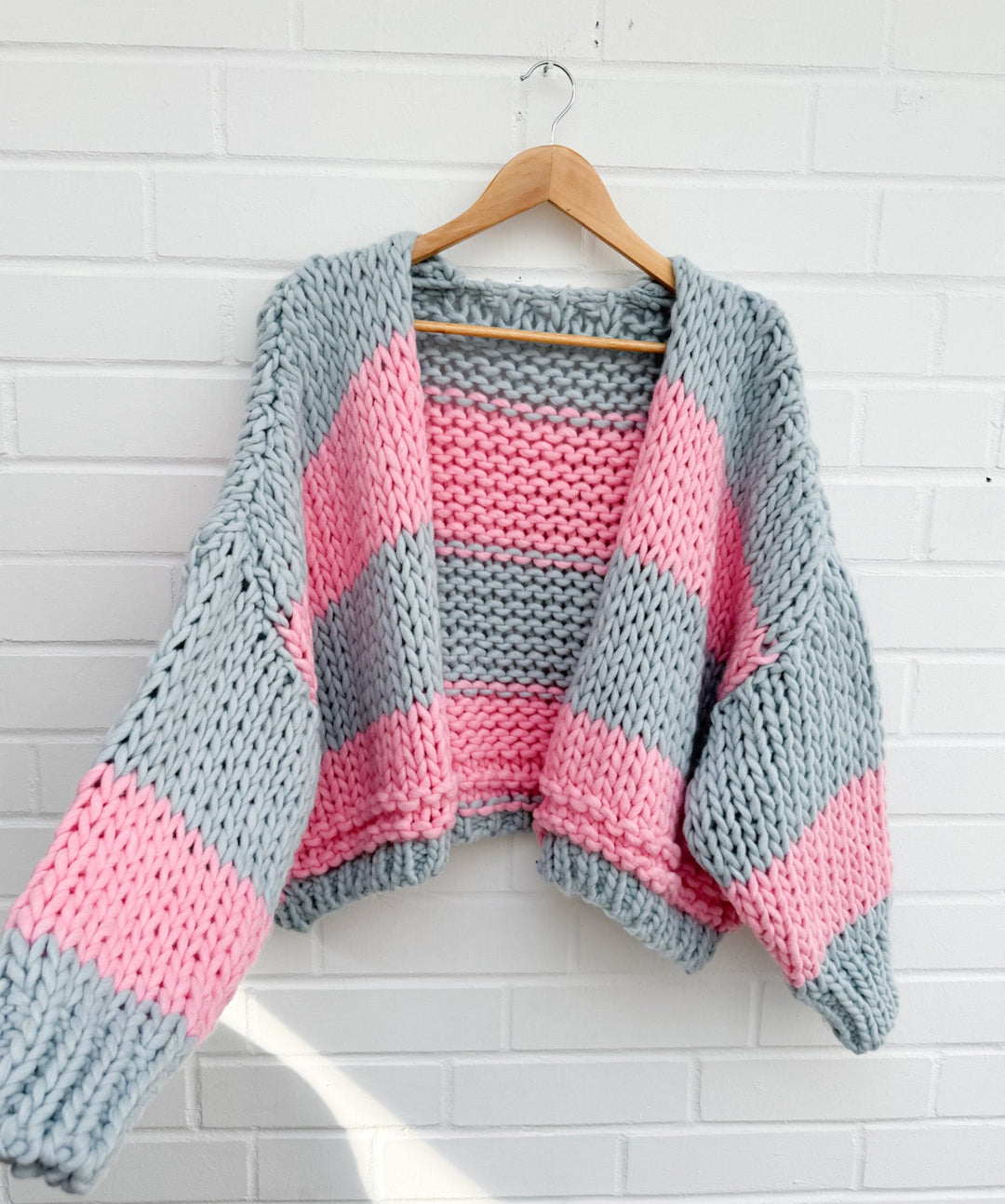 HANDMADE CARDIGAN BLOSSOM - hellblau rosa