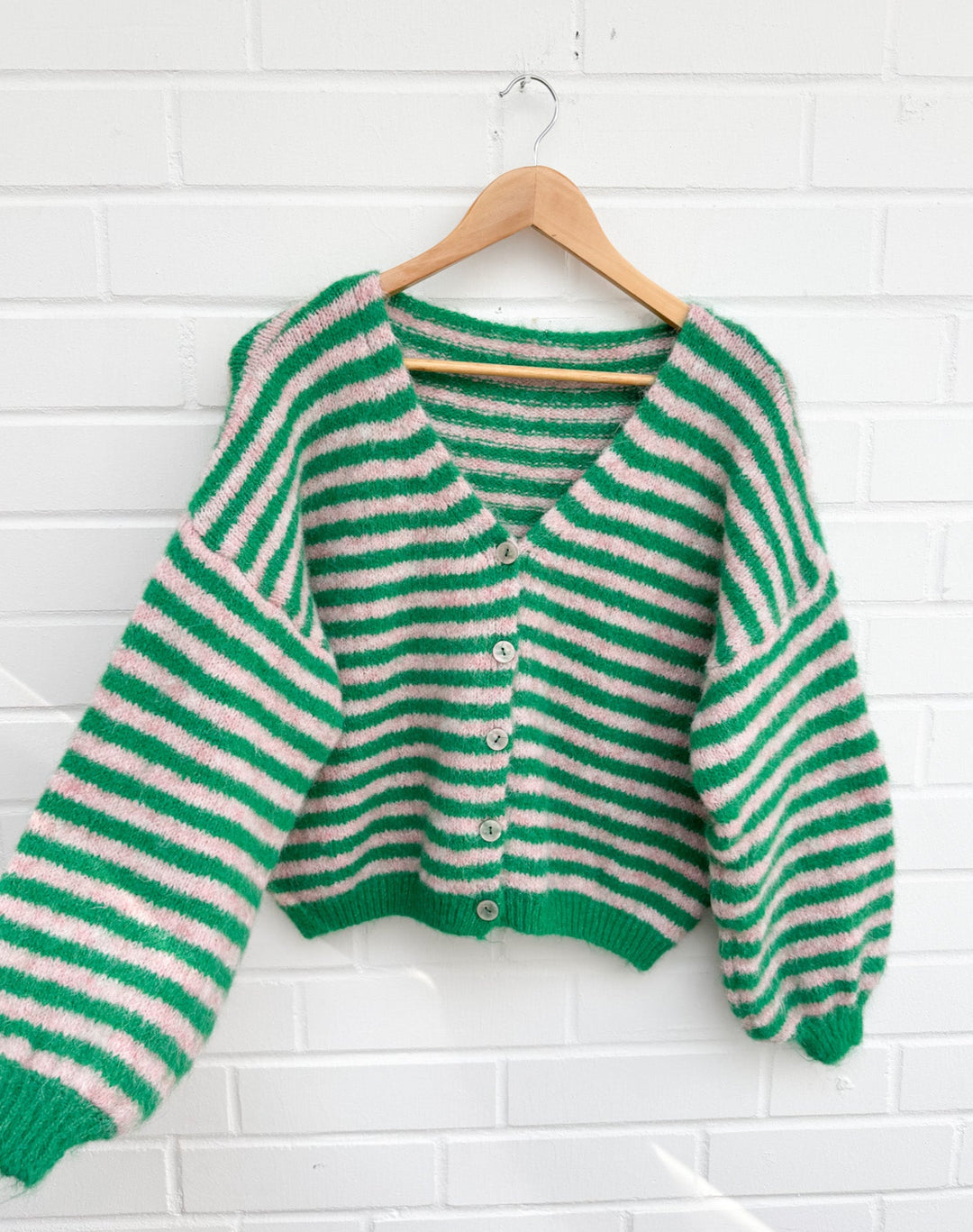 BASIC STREIFEN STRICKJACKE - Grün