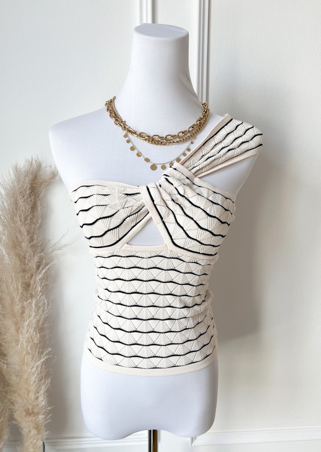 ONE SHOULDER MASH TOP