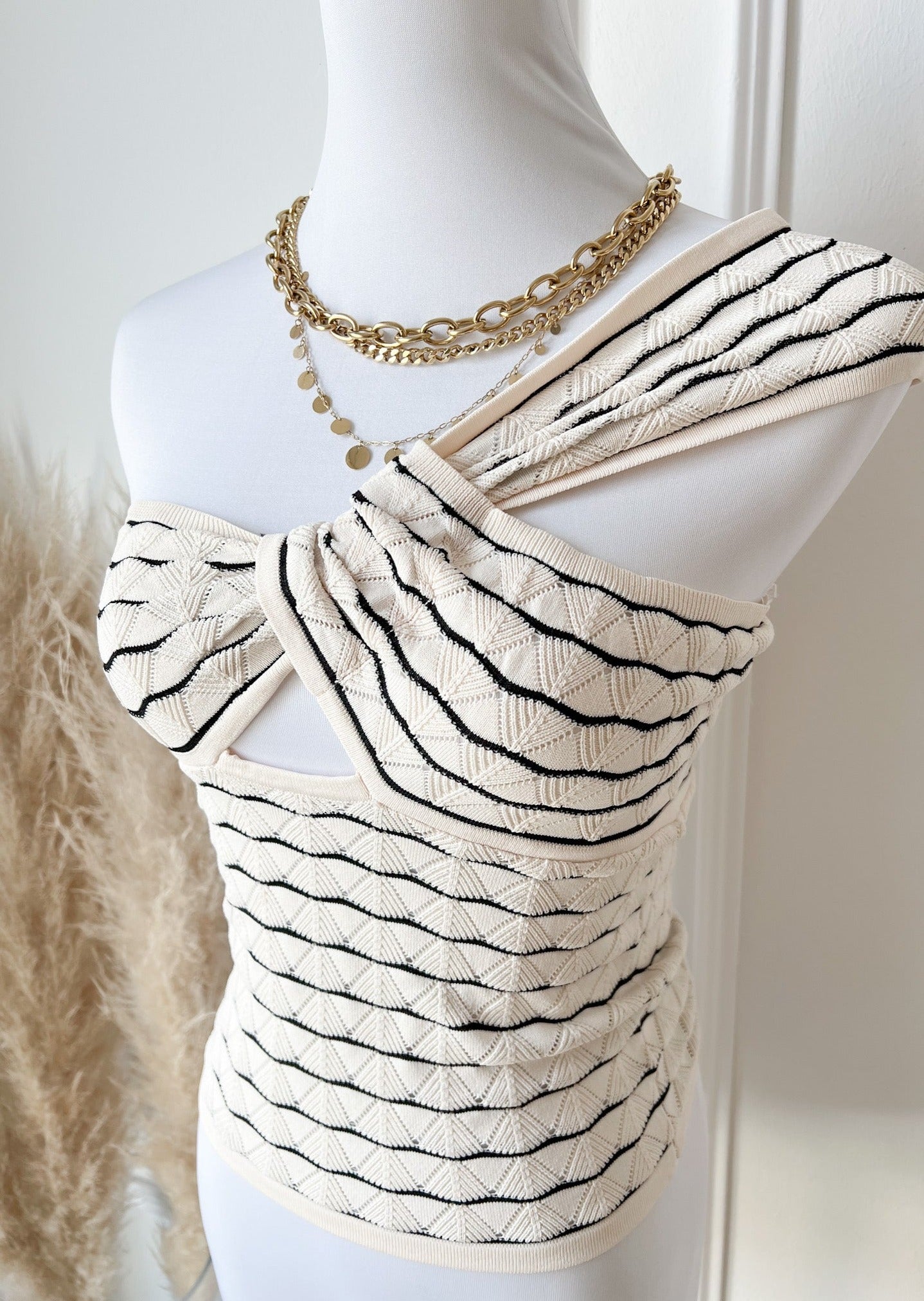 ONE SHOULDER MASH TOP