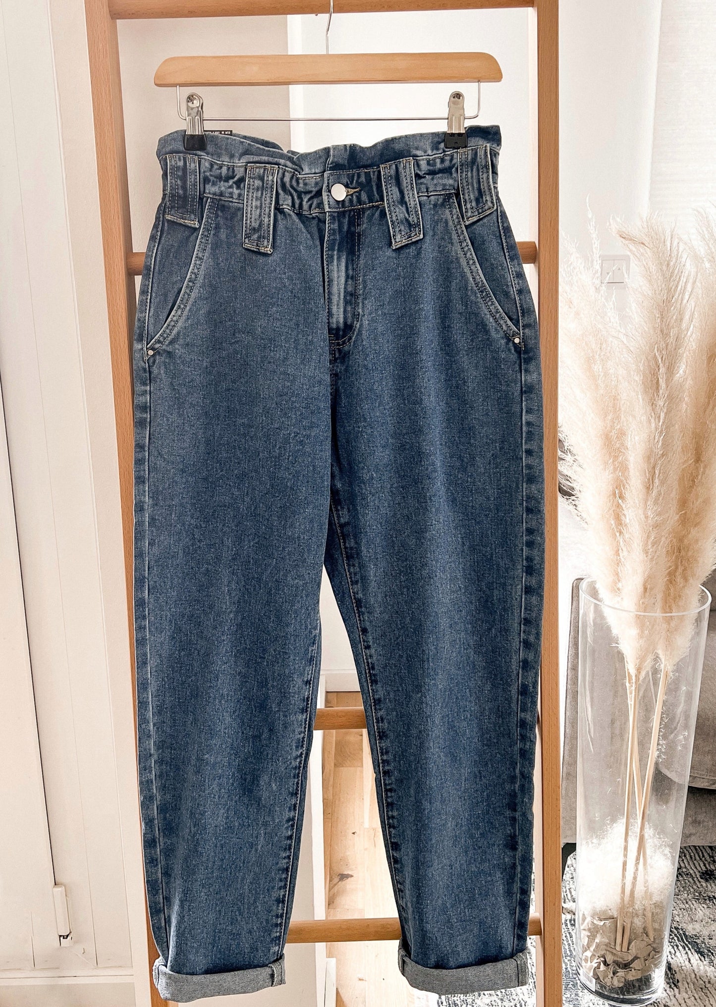 LÄSSIGE MOMFIT JEANS