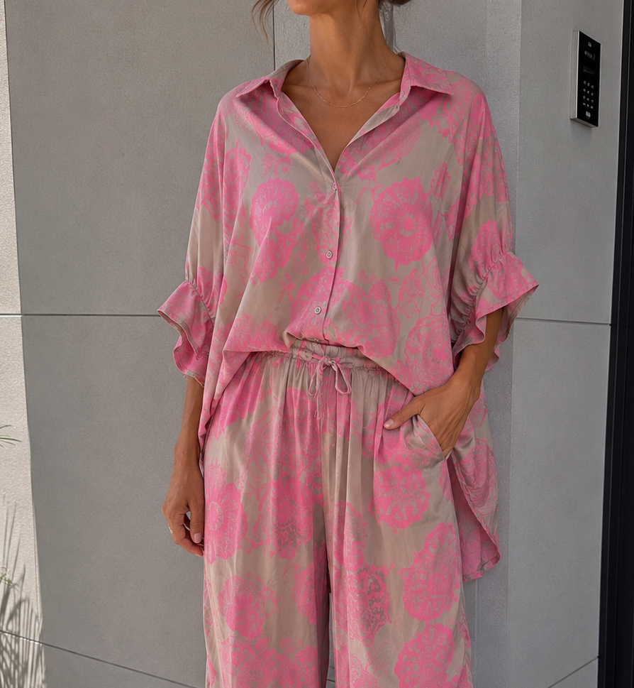 SATINOPTIK FLORAL BLUSE - versch. Farben
