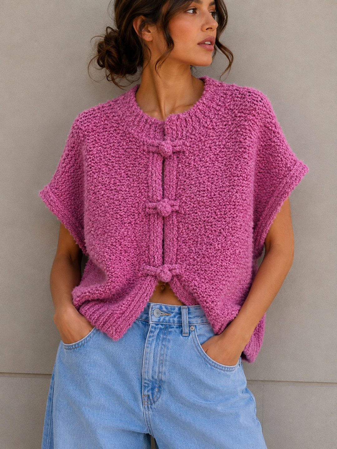 BOUCLE STRICKWESTE mit Knoten - versch. Farben