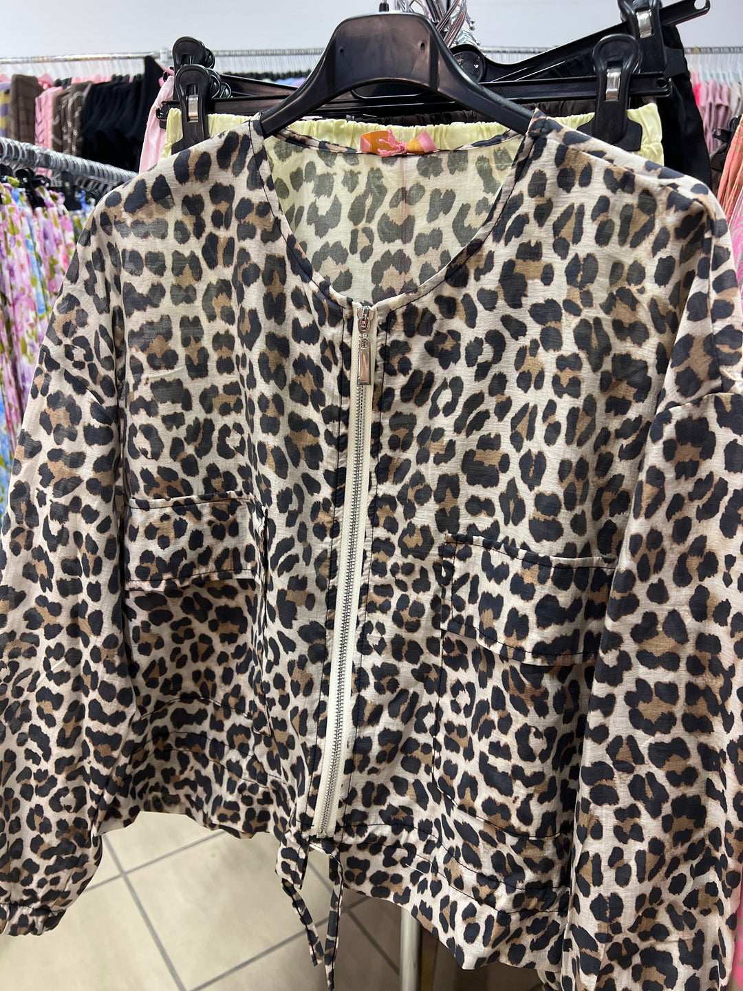LEO BLUSENJACKE