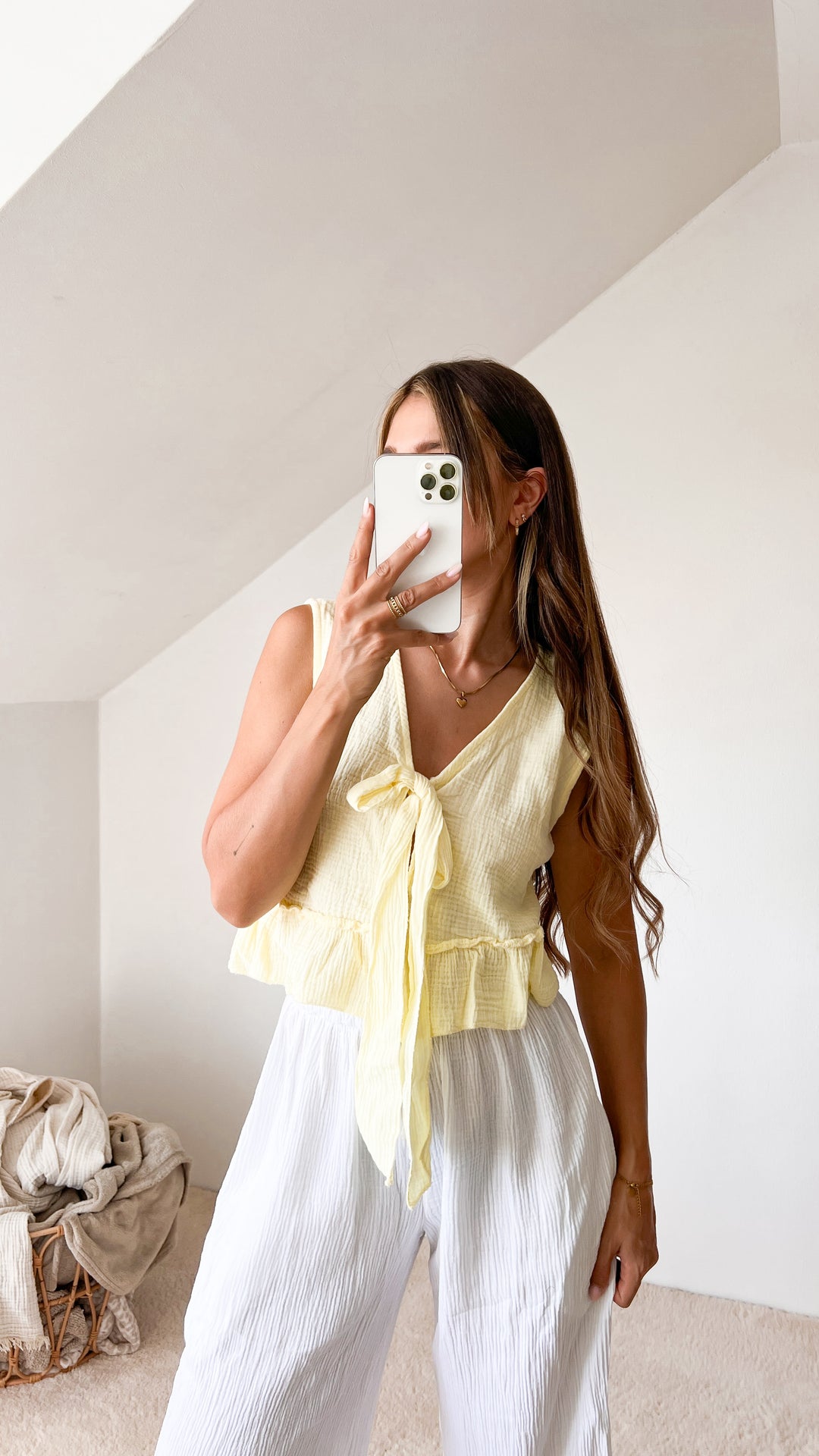 SMALL CUTE MUSSELIN BLUSE MIT SCHLEIFE - ver. FARBEN
