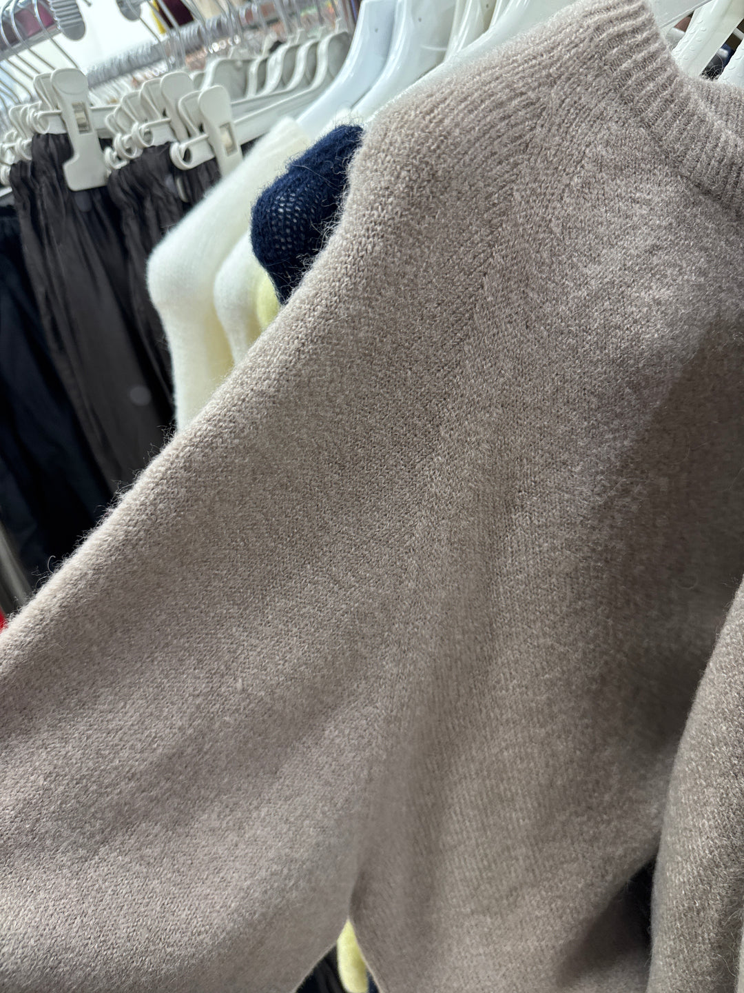 WEICHER KURZARM PULLOVER - versch. Farben
