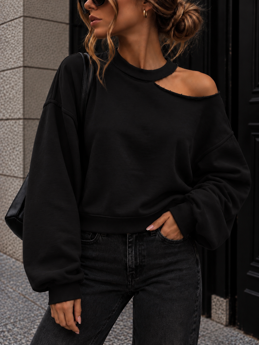 SWEATSHIRT mit Cut out - versch. Farben