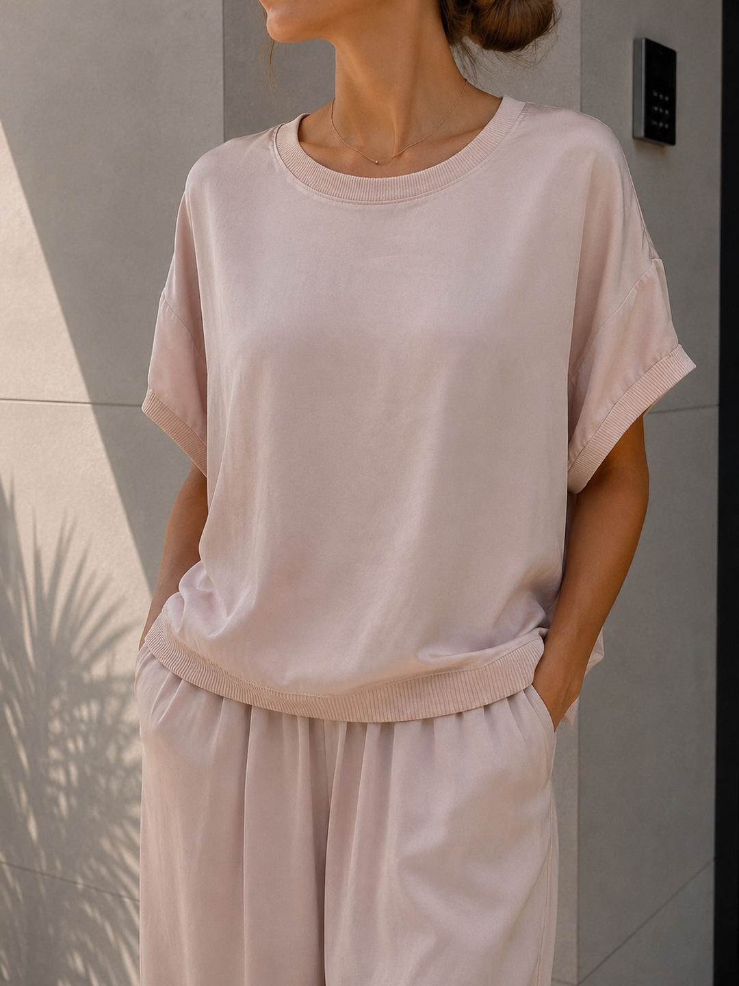 LOCKERES SATINOPTIK SHIRT - versch. Farben