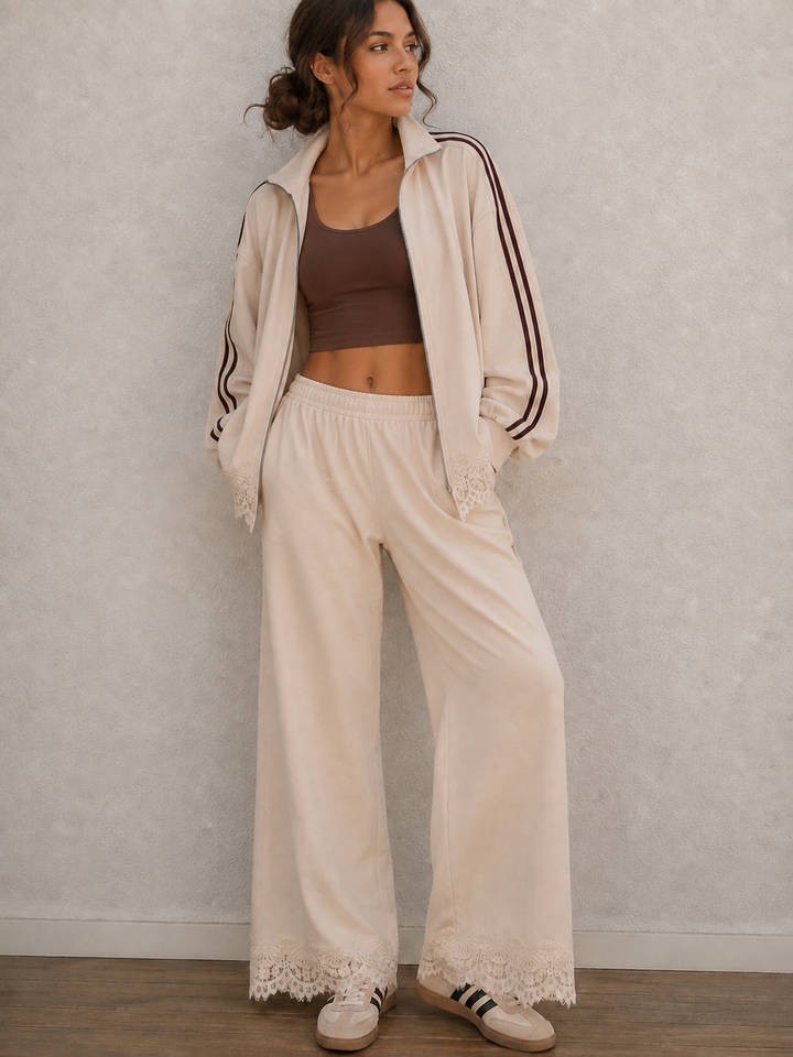 SWEATJACKE mit Spitze - beige