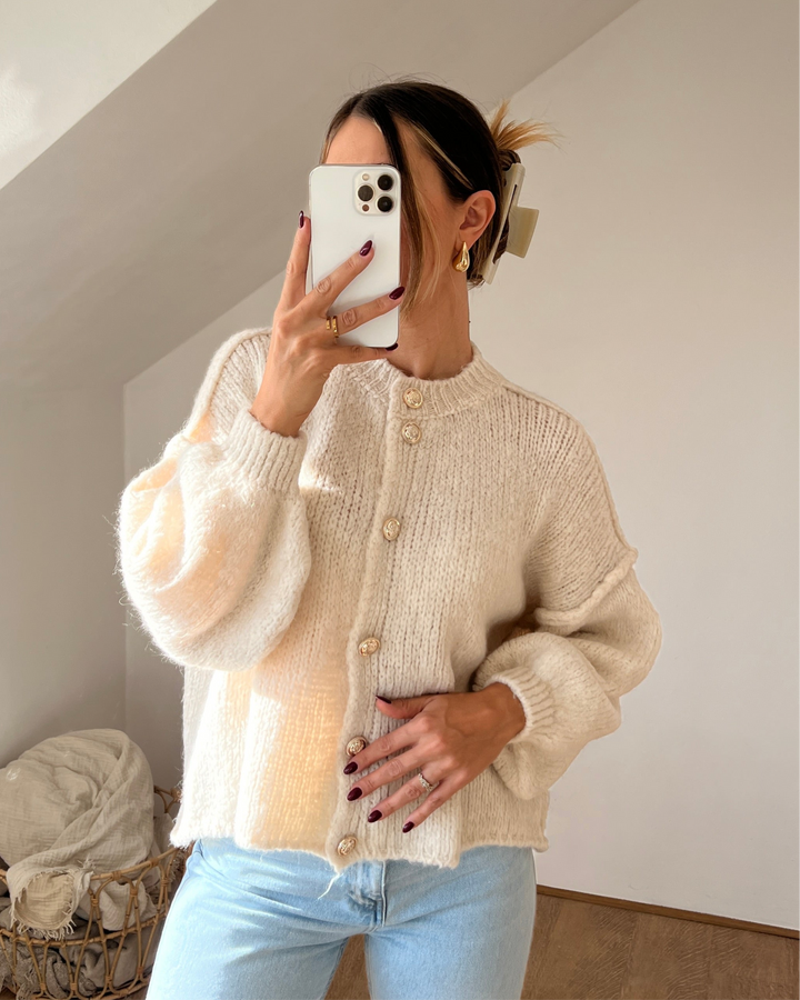 KURZE STRICKJACKE MAIRA - versch. Farben