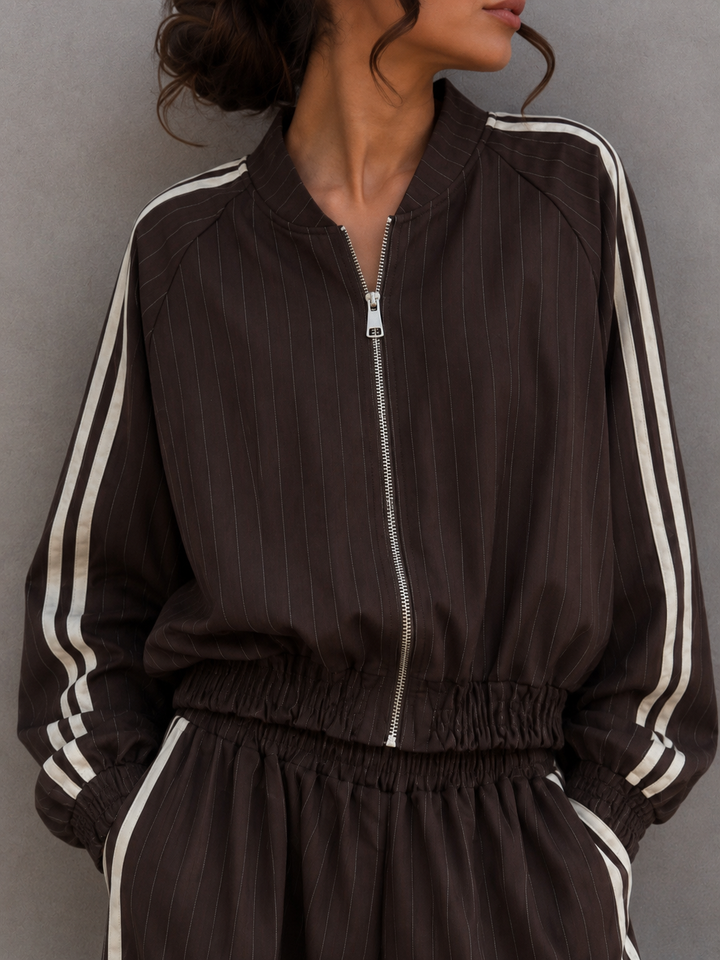 KURZE NADELSTREIFEN JACKE - braun