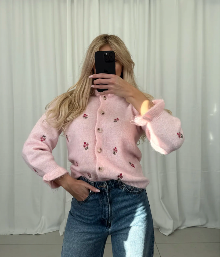 STRICKJACKE mit Blumen - versch. Farben