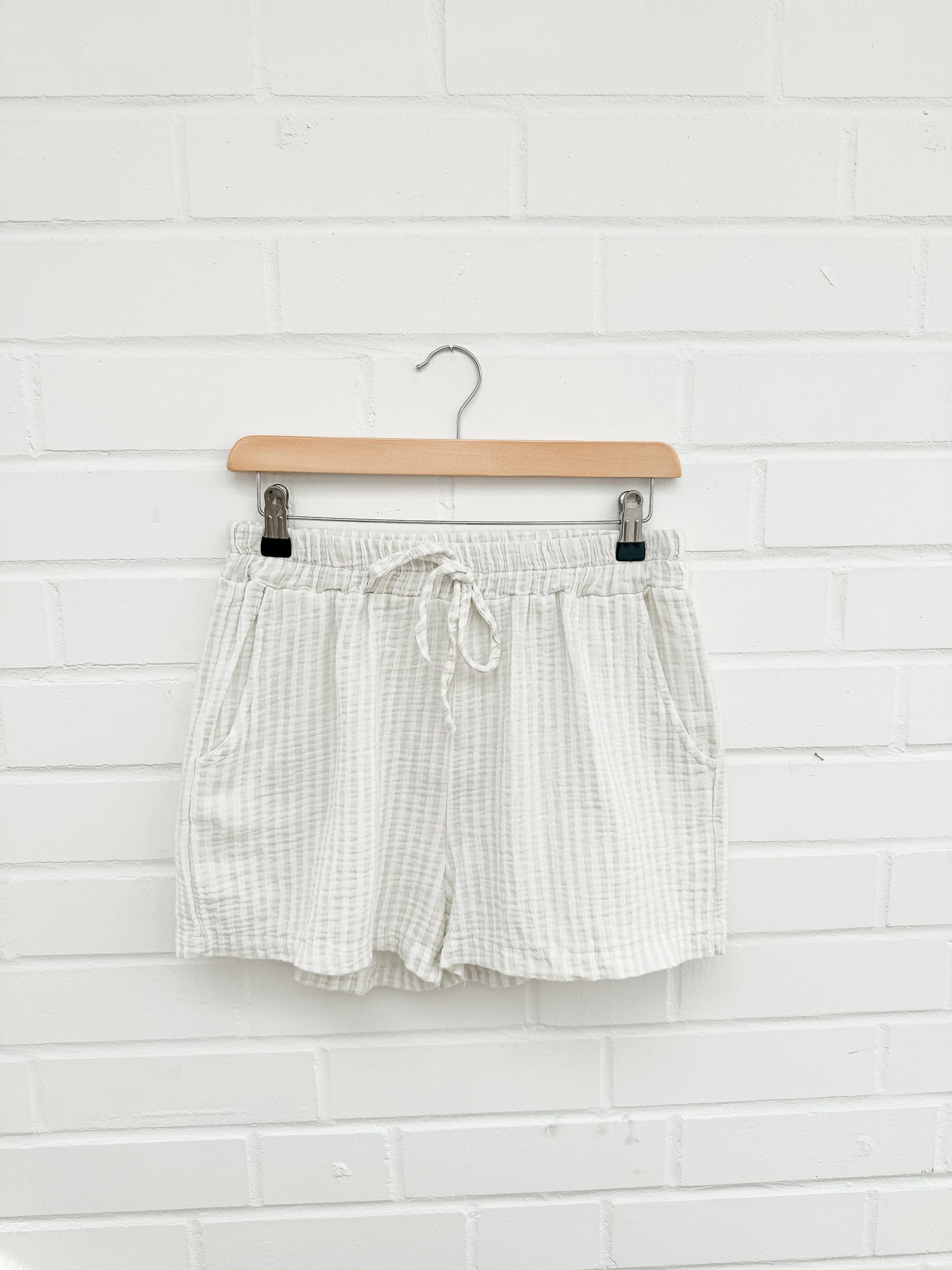 STRIPE MUSSELIN SHORTS ver. Farben