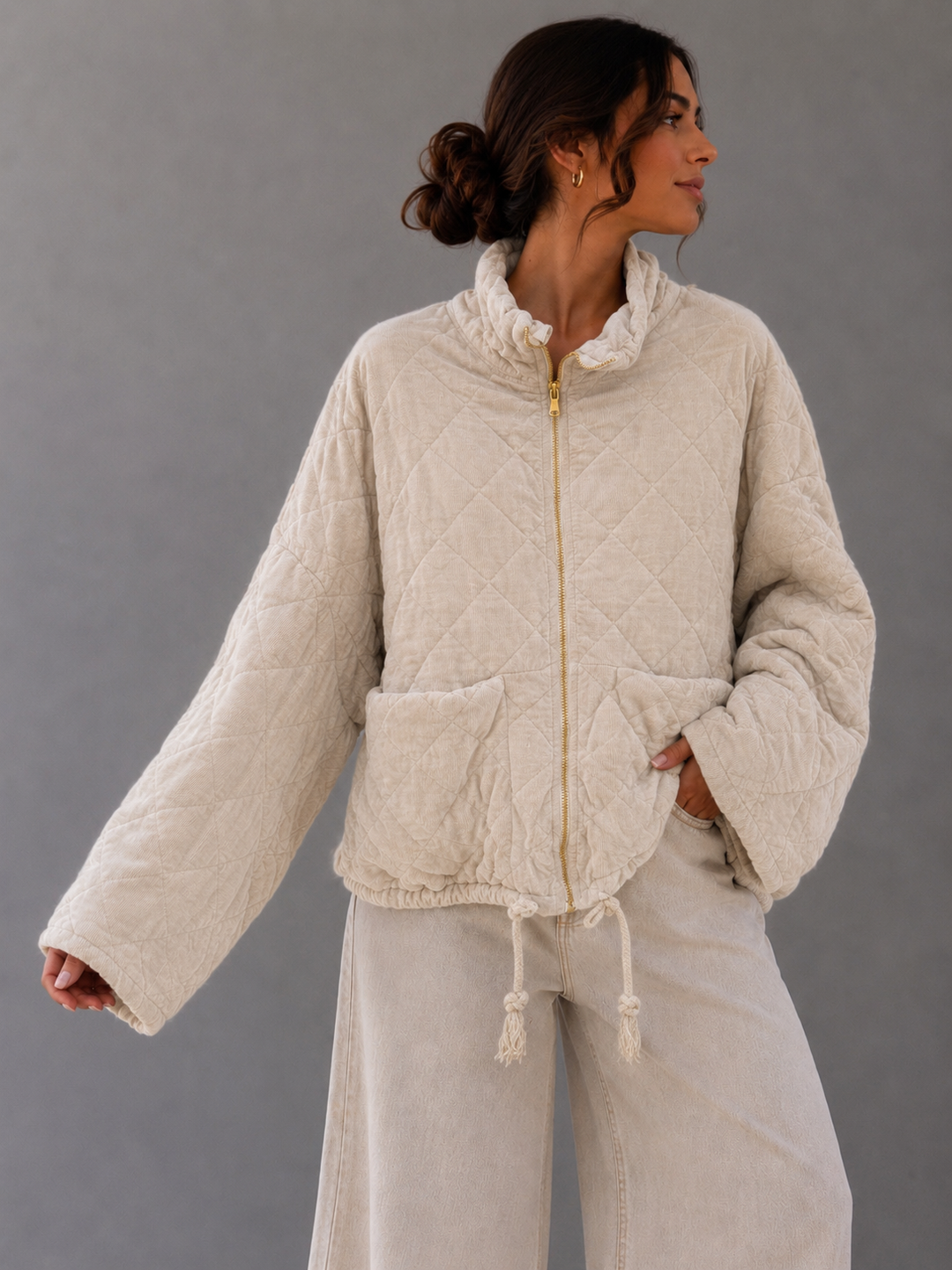 GESTEPPTE CORD JACKE mit goldenen Details - versch. Farben
