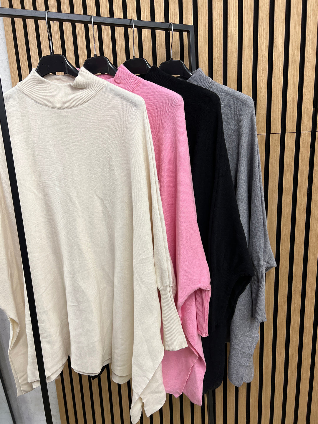 LANGEE OVERSIZE STRICKPULLOVER mit Schlitz - Versch. Farben