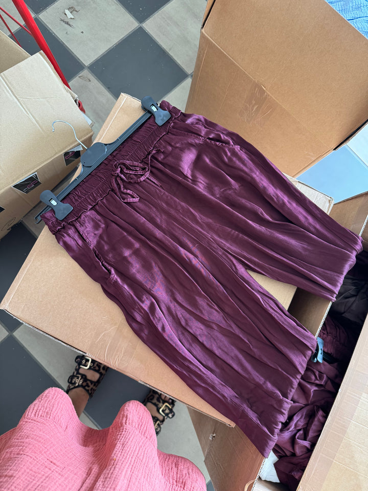 SATINOPTIK SOMMERHOSE- versch. Farben