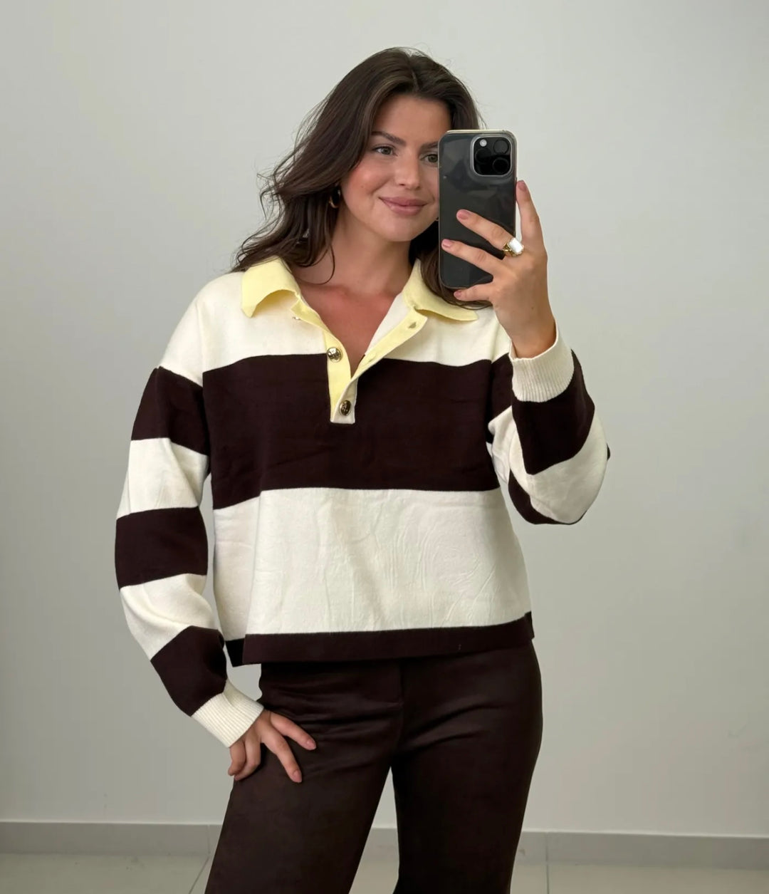GESTREIFTER STRICKPULLOVER mit Kragen - Braun