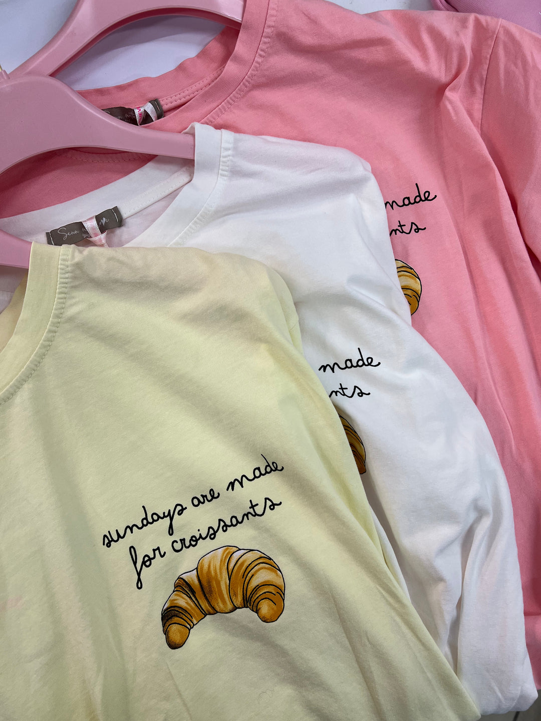 BASIC CROISSANT T-SHIRT - Versch. Farben