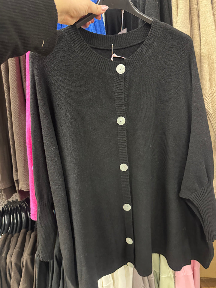 BASIC OVERSIZE STRICKJACKE mit Knöpfen - versch. Farben