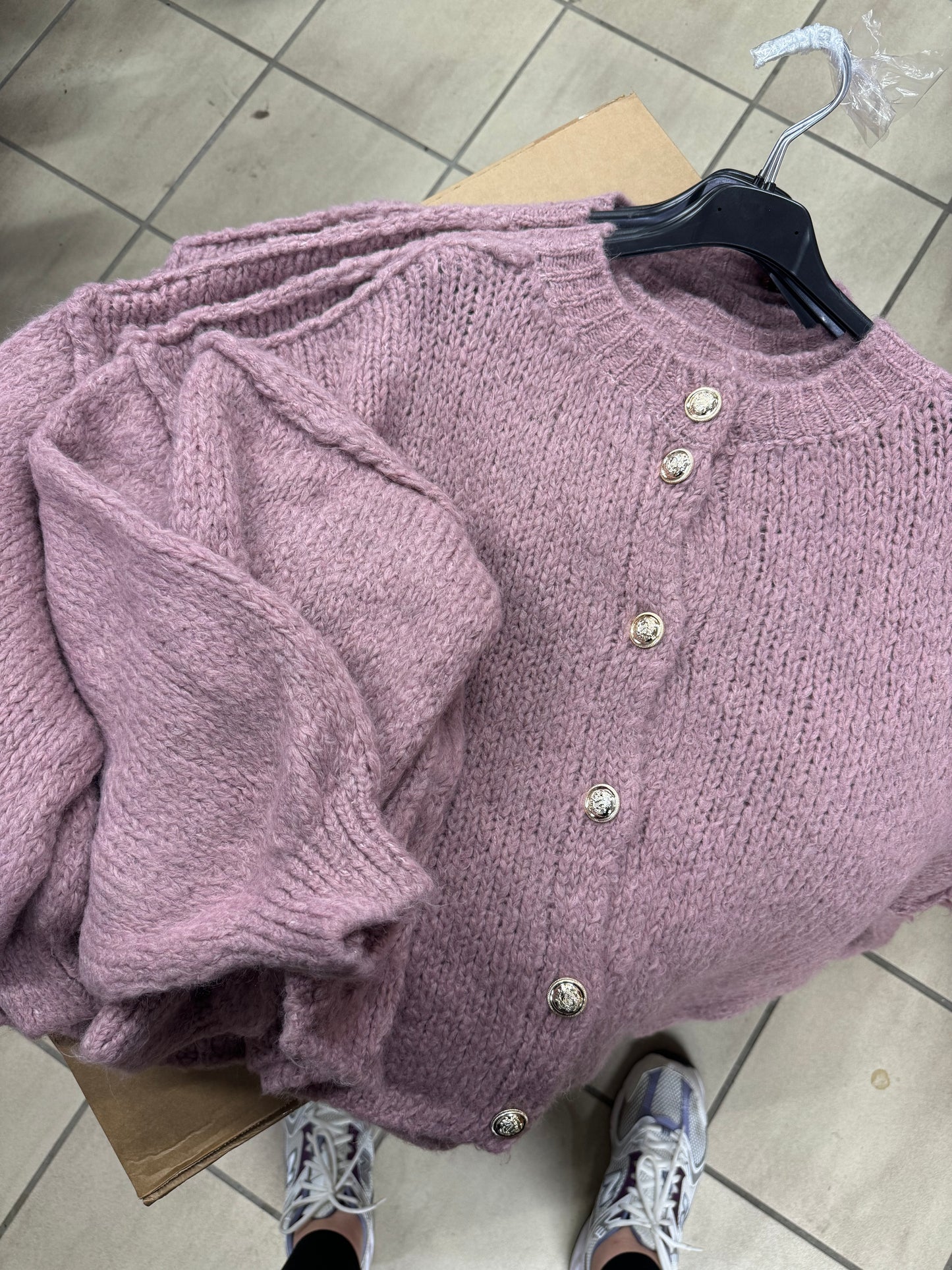 KURZE STRICKJACKE MAIRA - versch. Farben