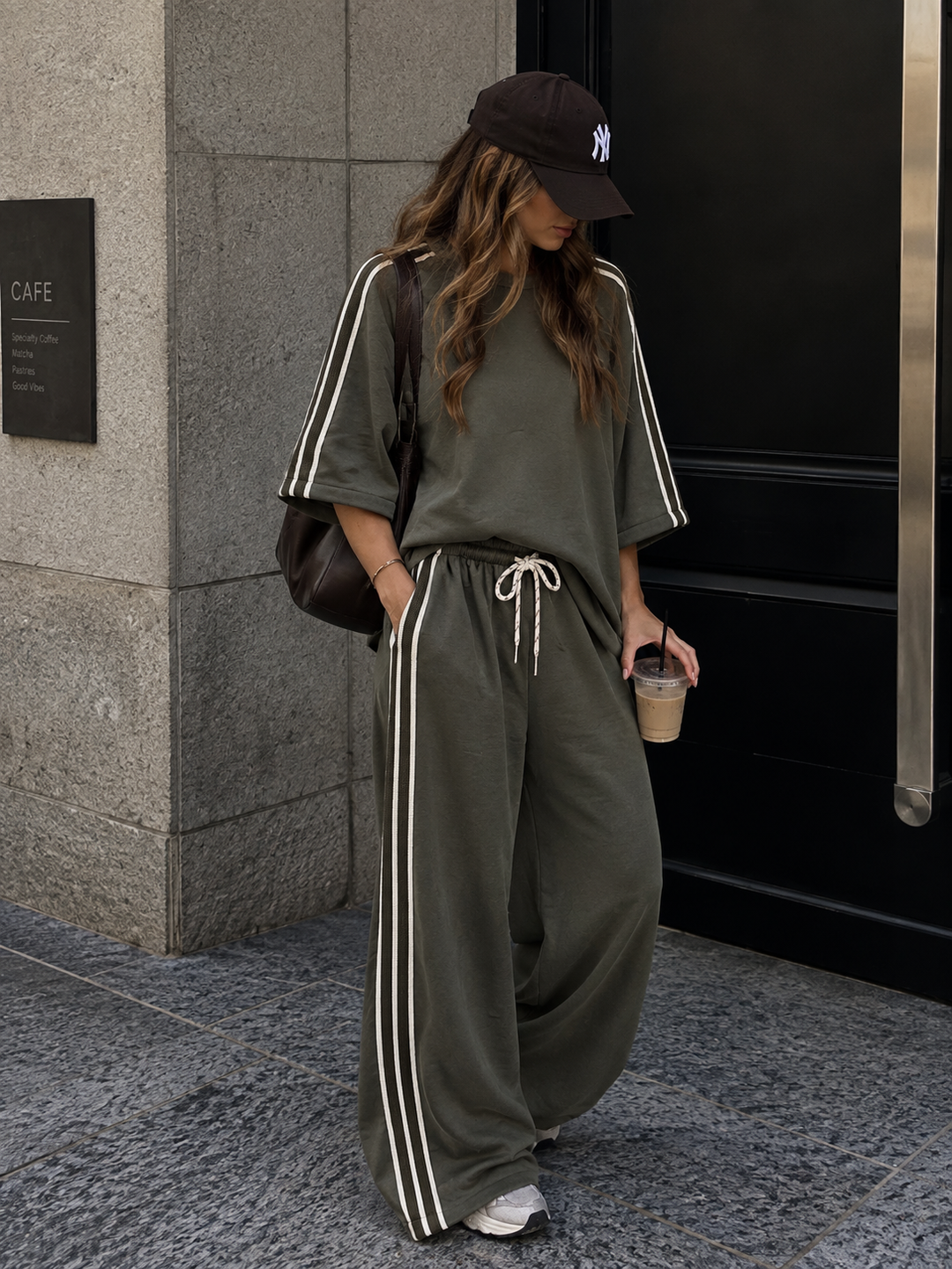 OVERSIZE JOGGER mit Streifen - versch. Farben