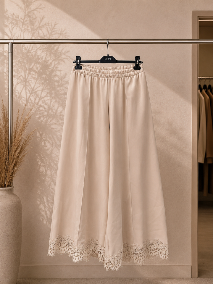 LOCKERE HOSE mit Spitze - beige
