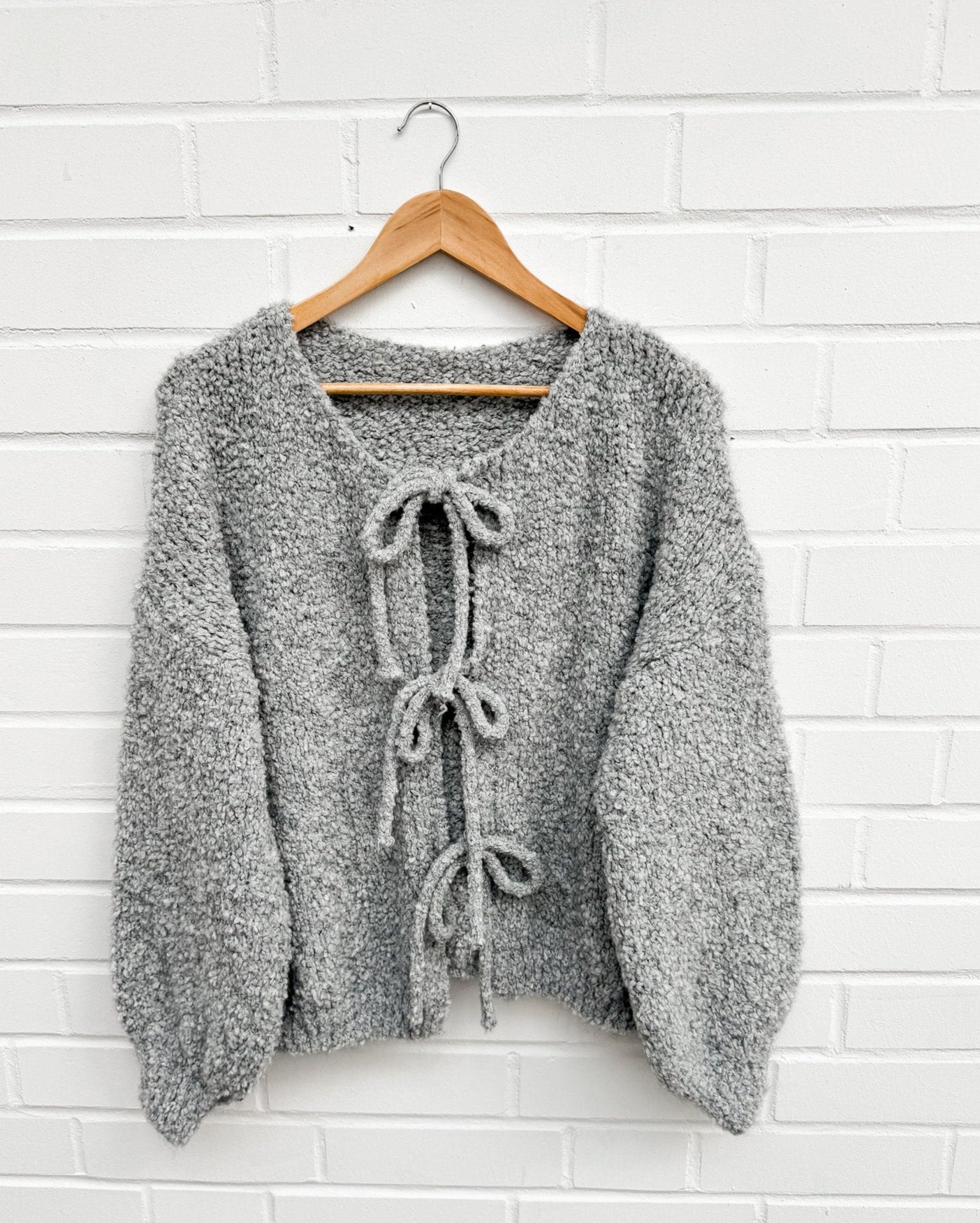 BOUCLE SCHLEIFEN STRICKJACKE - versch. Farben