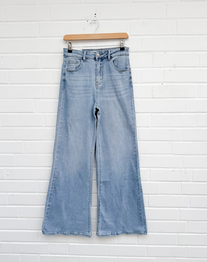 LIGHT BLUE WIDE LEG JEANS