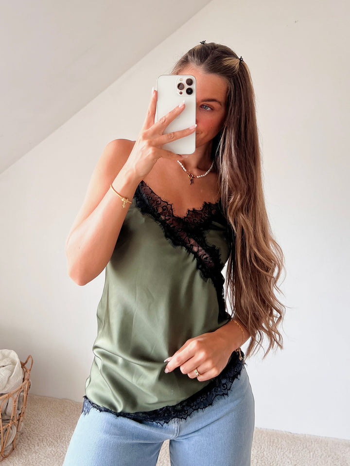 TRÄGERTOP mit Spitze asymmetrisch - versch. Farben