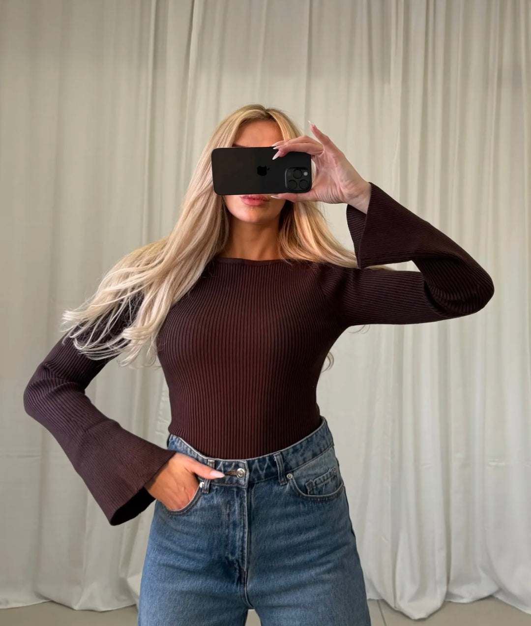 LEICHTER STRICKPULLOVER mit ausgestellten Arm - versch. Farben